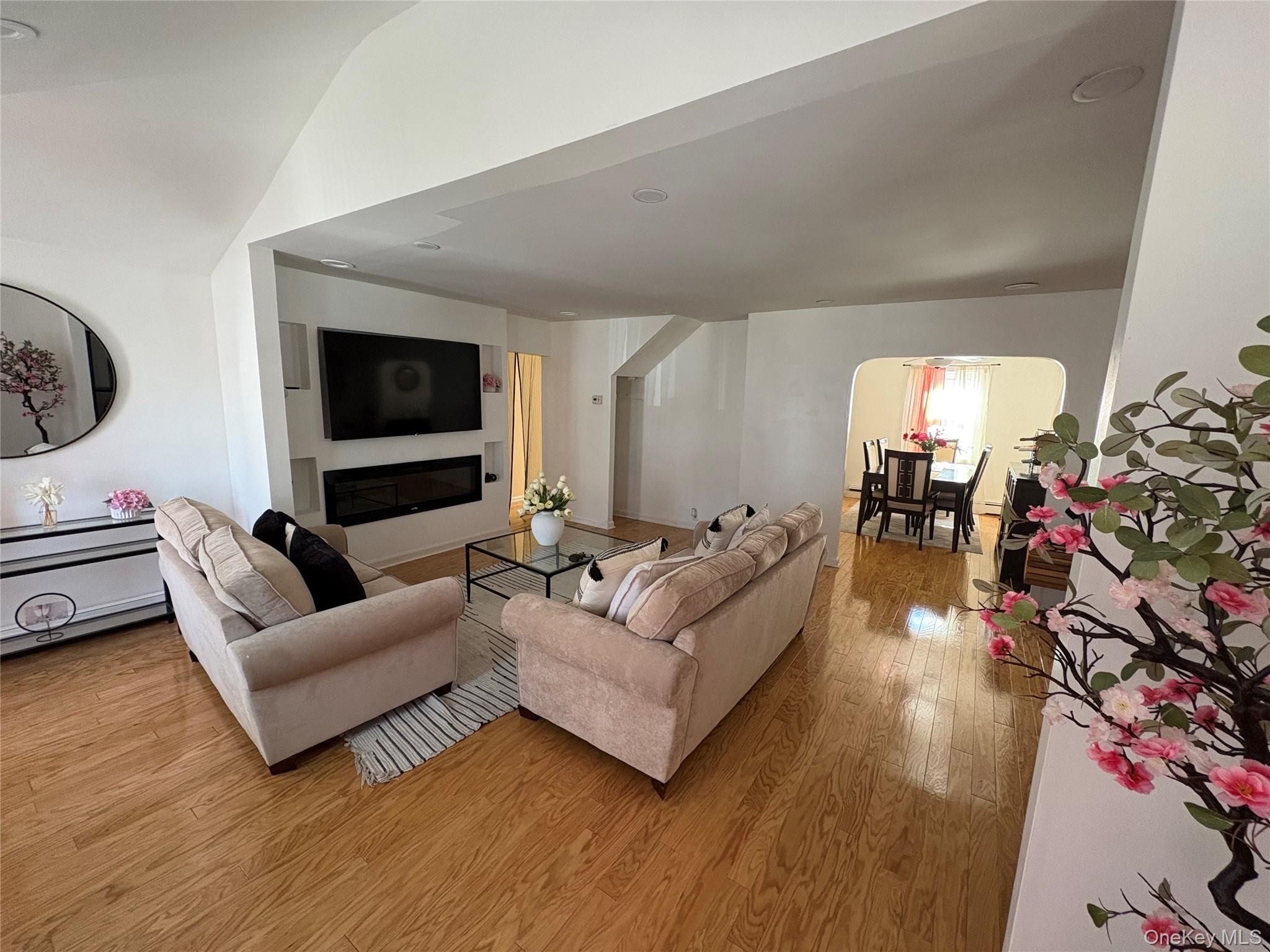 #8 photo, 243 Biltmore Avenue, ナッソー郡 Elmont , NY 11003