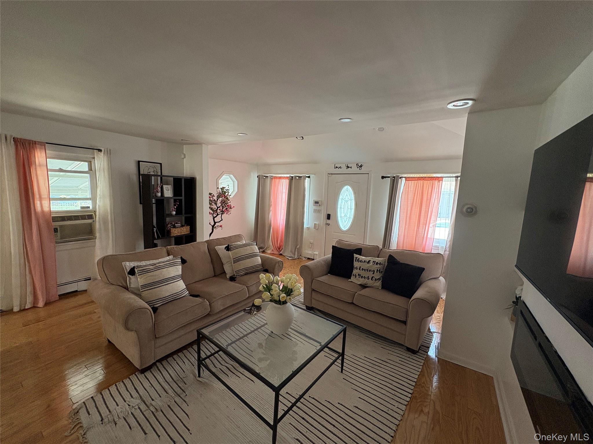 #9 photo, 243 Biltmore Avenue, ナッソー郡 Elmont , NY 11003