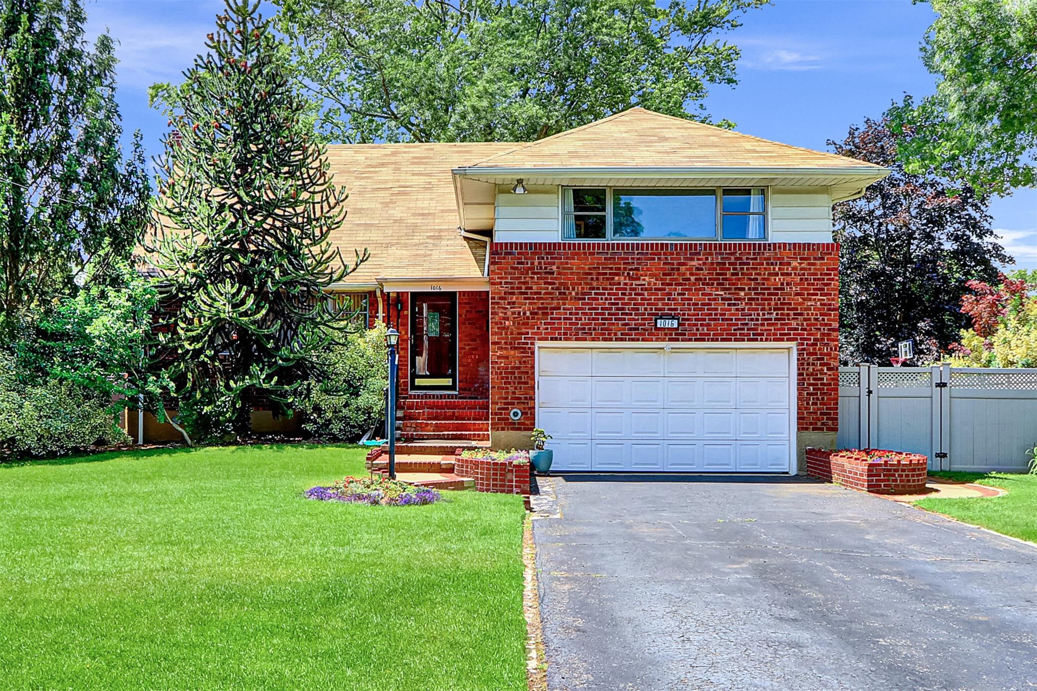 #1 photo, 1016 Old Britton Road, North Bellmore , NY 11710