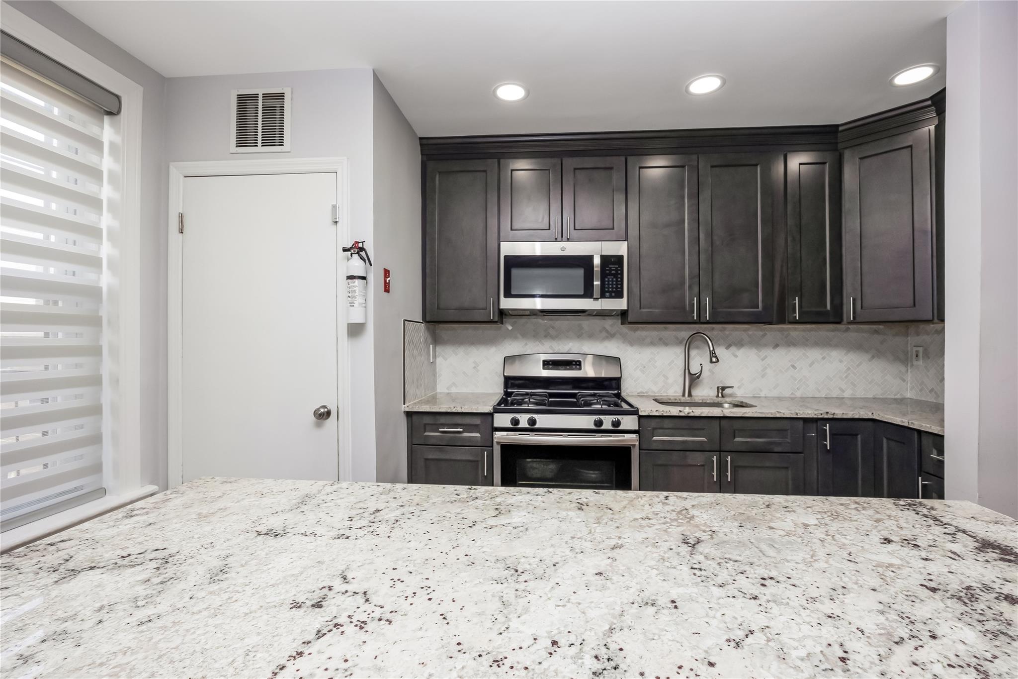 #6 photo, 7408 15 Avenue, ブルックリン区 Brooklyn , NY 11228