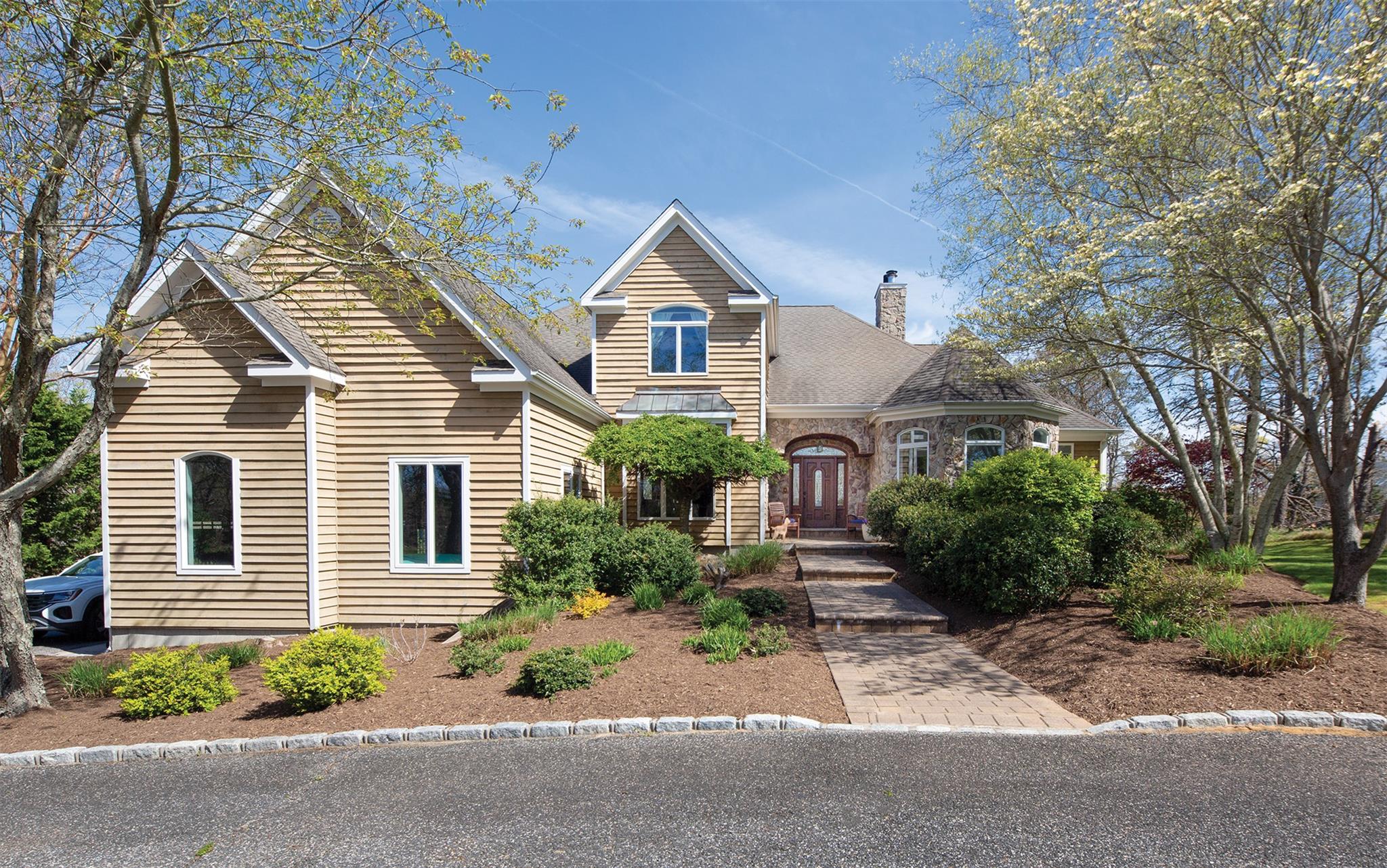 #1 photo, 115 Highland Road, Southampton , NY 11968