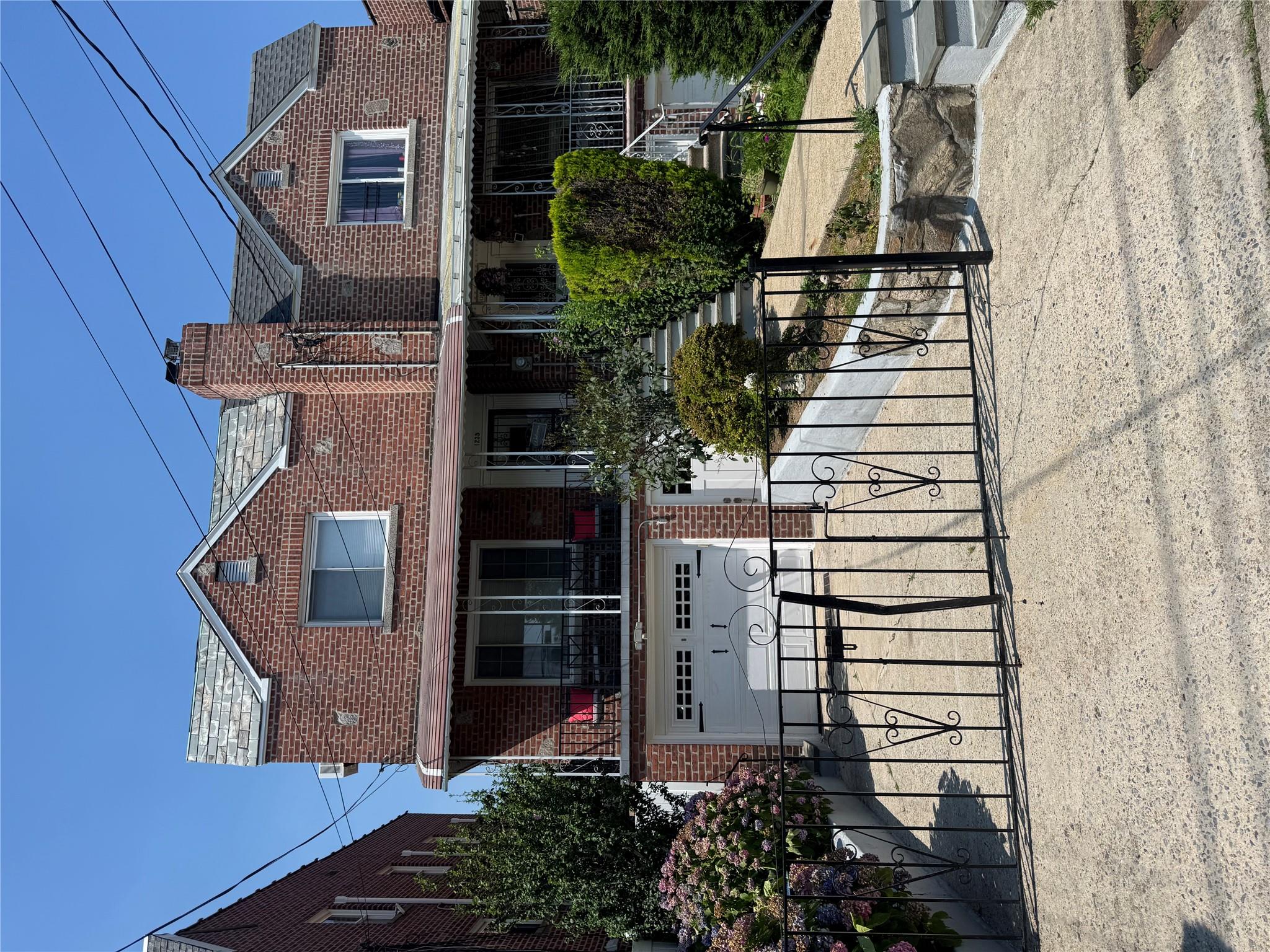 #1 photo, 1235 Astor Avenue, Bronx , NY 10469