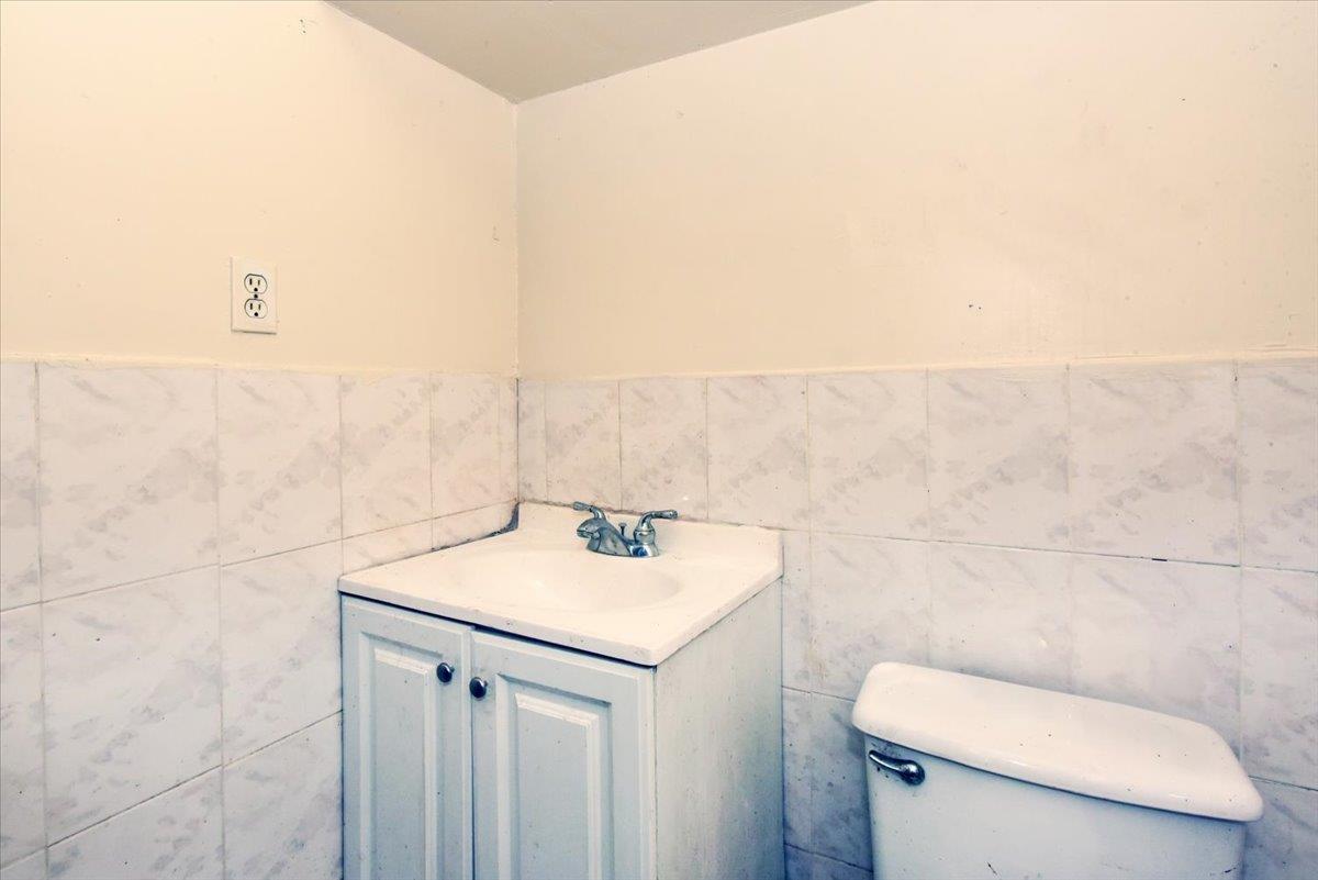 #18 photo, 35-44 104 Street, クイーンズ区 Corona , NY 11368