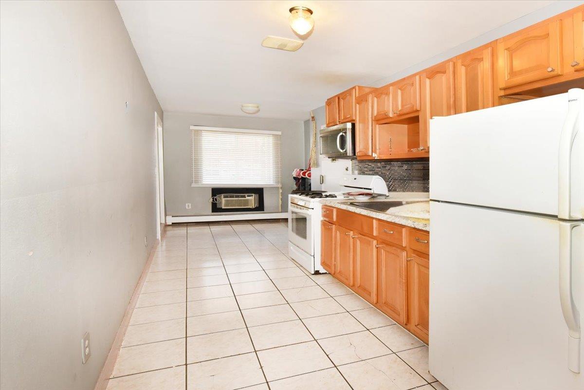 #8 photo, 35-44 104 Street, クイーンズ区 Corona , NY 11368