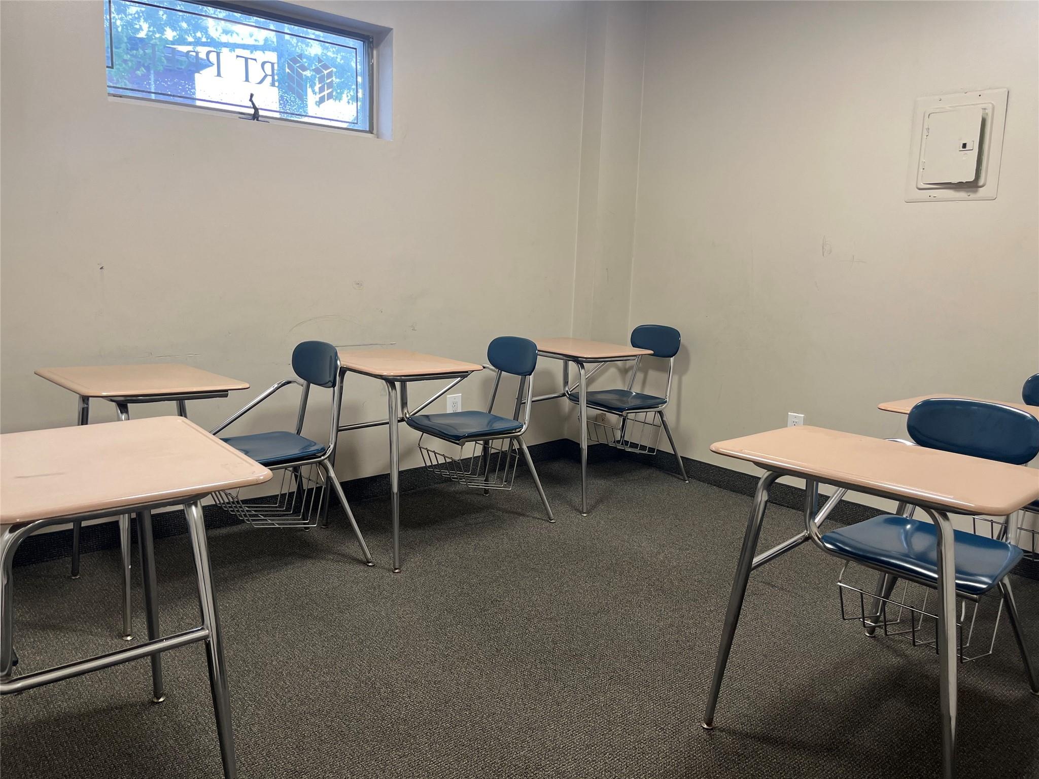 #4 photo, 42-02 192th St, クイーンズ区 Flushing , NY 11358