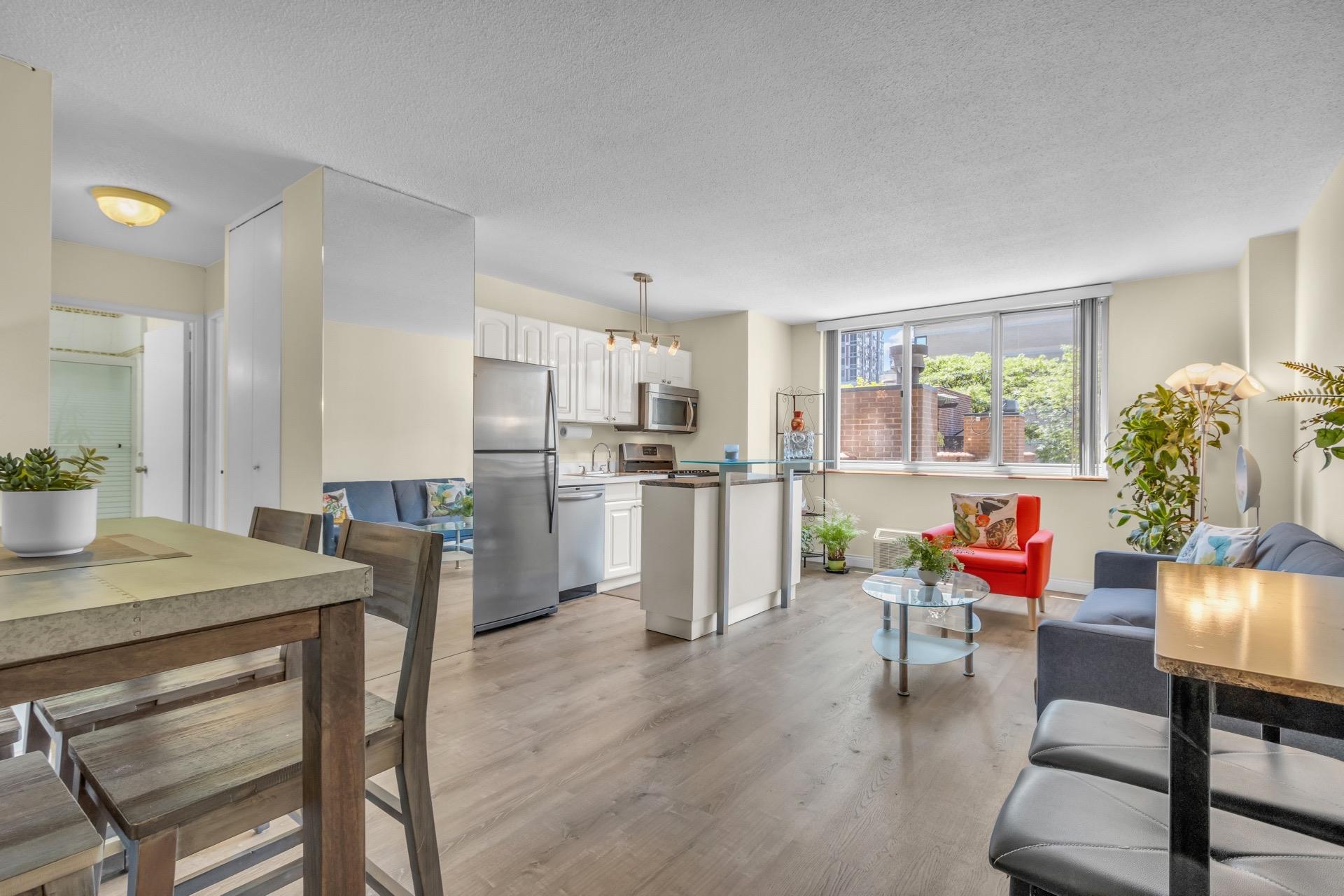 #1 photo, 345 E 93rd Street, New York (Manhattan) , NY 10128