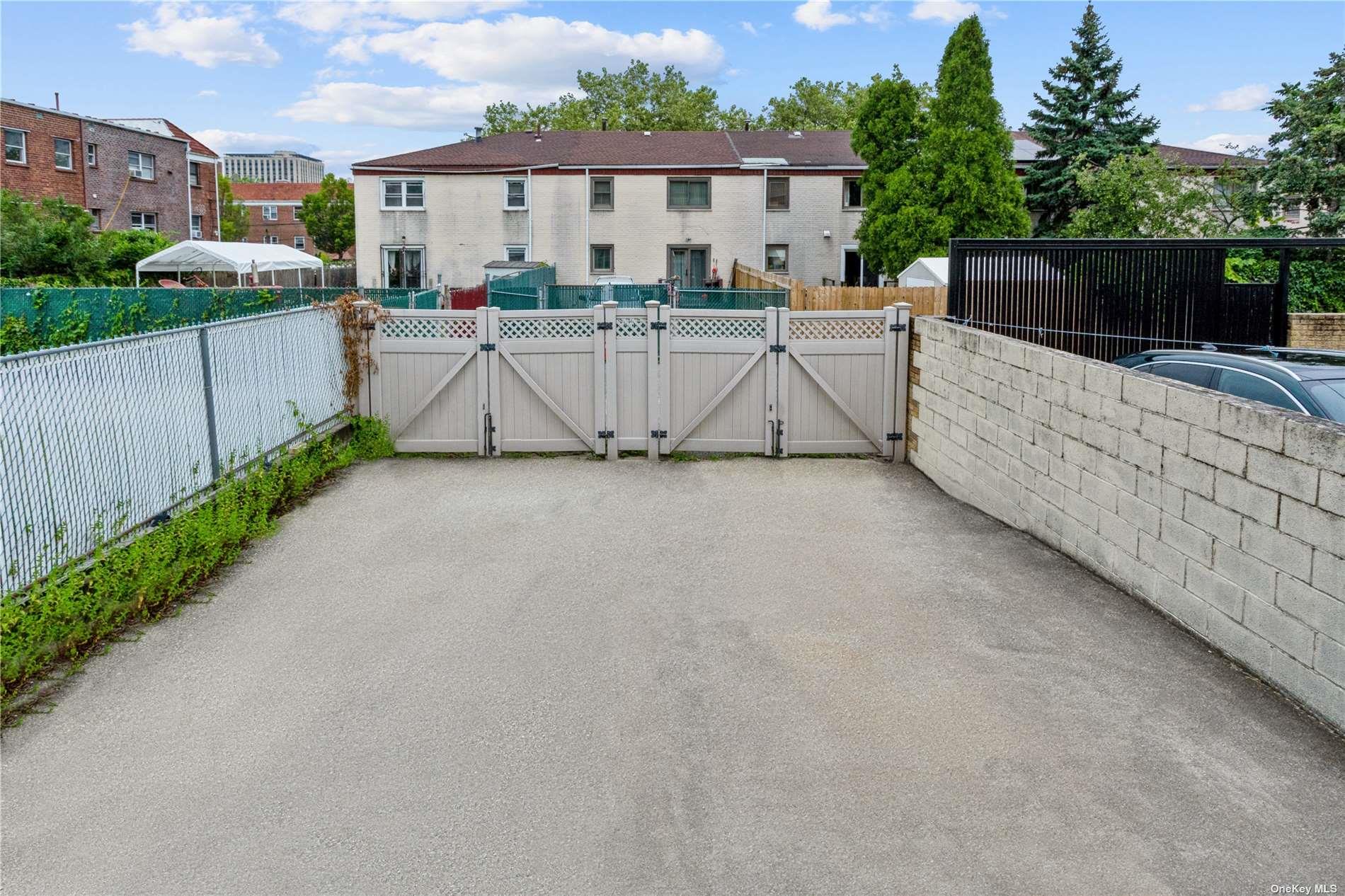 #2 photo, 110-17 64 Avenue, クイーンズ区 Forest Hills , NY 11375