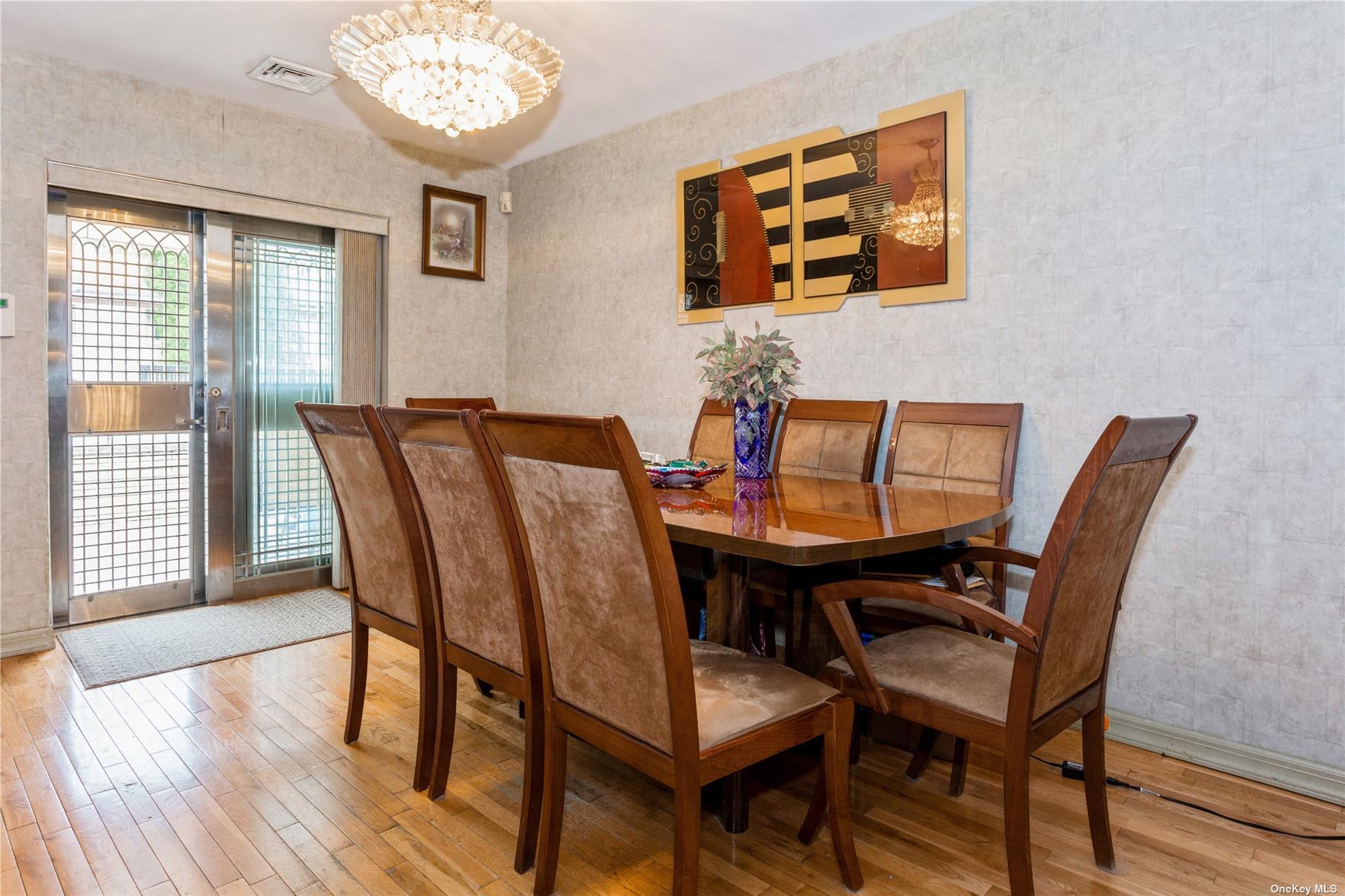 #5 photo, 110-17 64 Avenue, クイーンズ区 Forest Hills , NY 11375