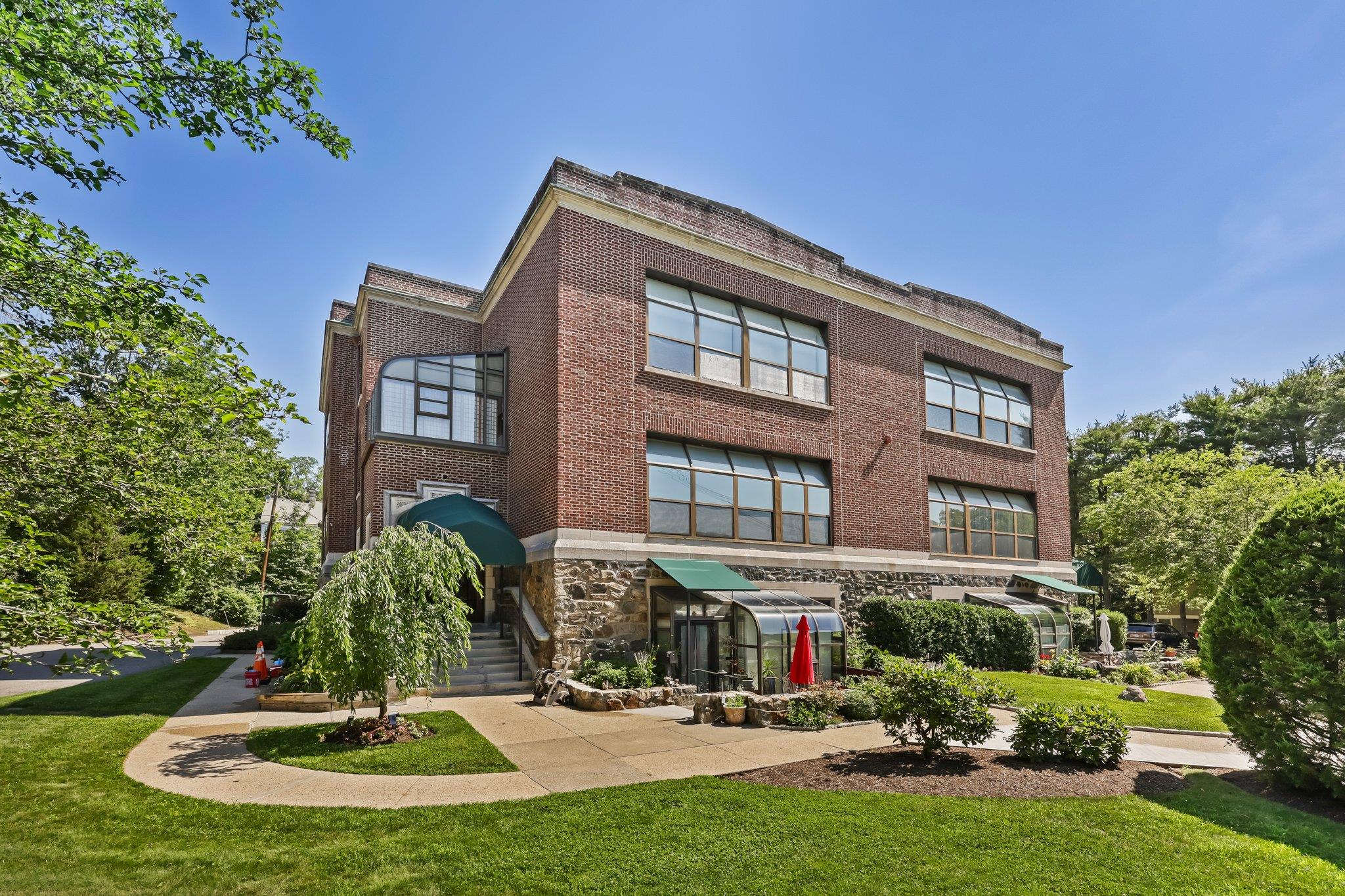 #1 photo, 33 Roselle Avenue, Pleasantville , NY 10570