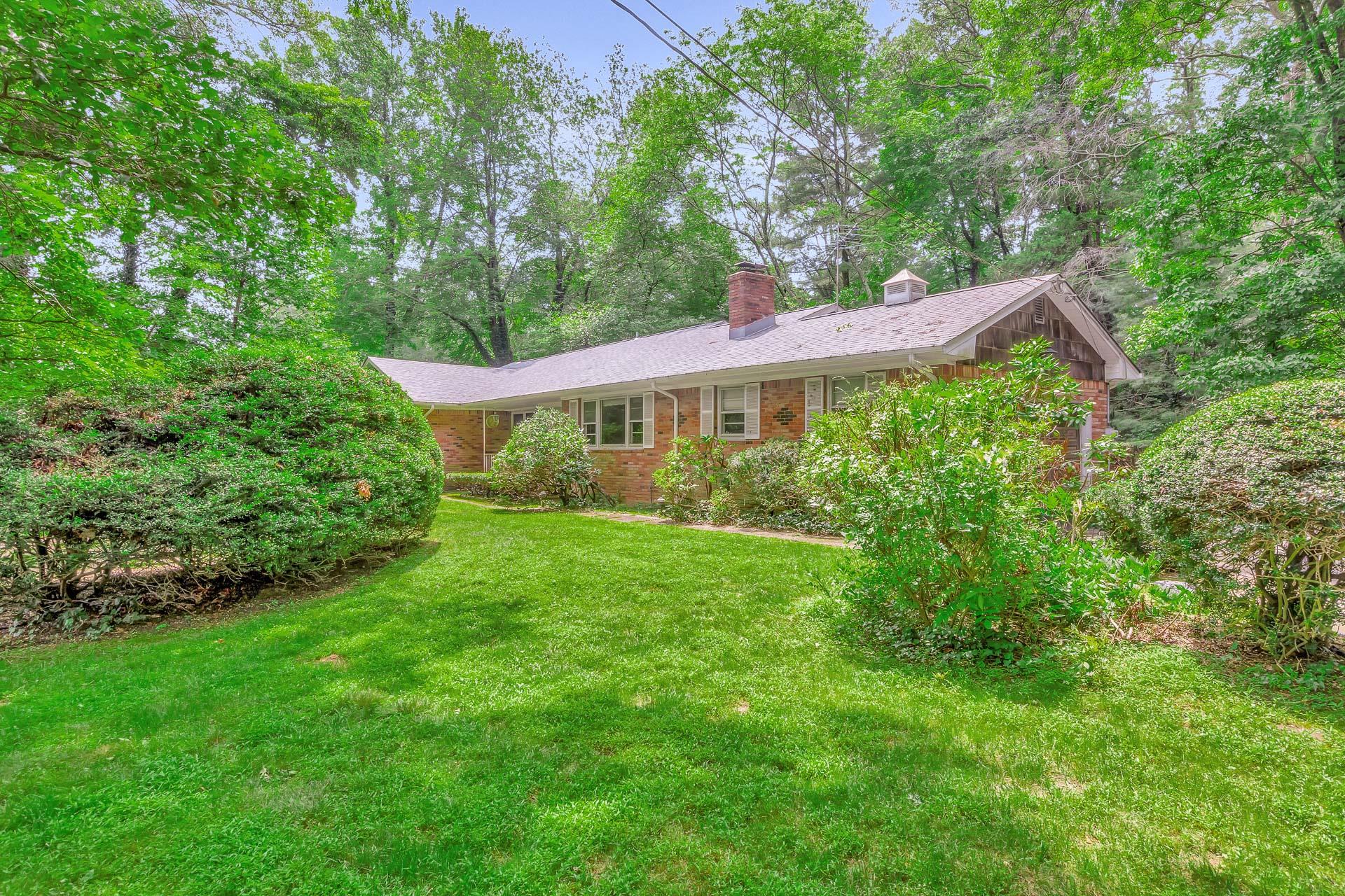 #1 photo, 15 Carol Court, Dix Hills , NY 11746
