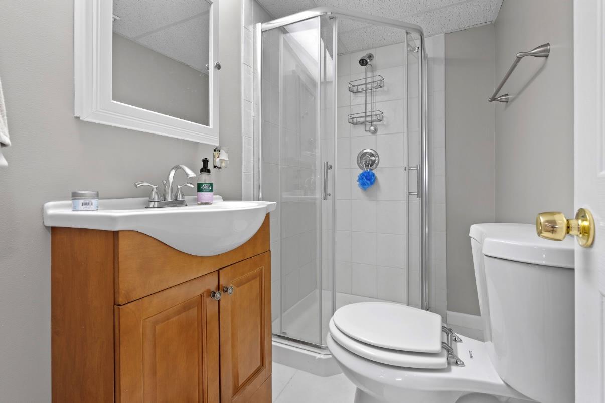 #9 photo, 881 Surf Street, 東長島 Lindenhurst , NY 11757