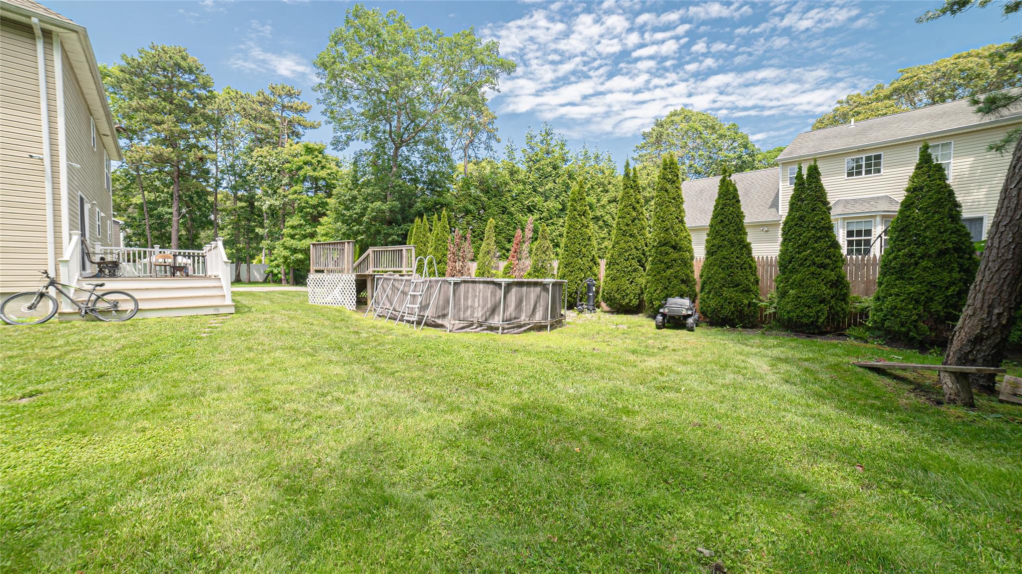 #13 photo, 5 Ormond Place, サフォーク郡 Mastic , NY 11950