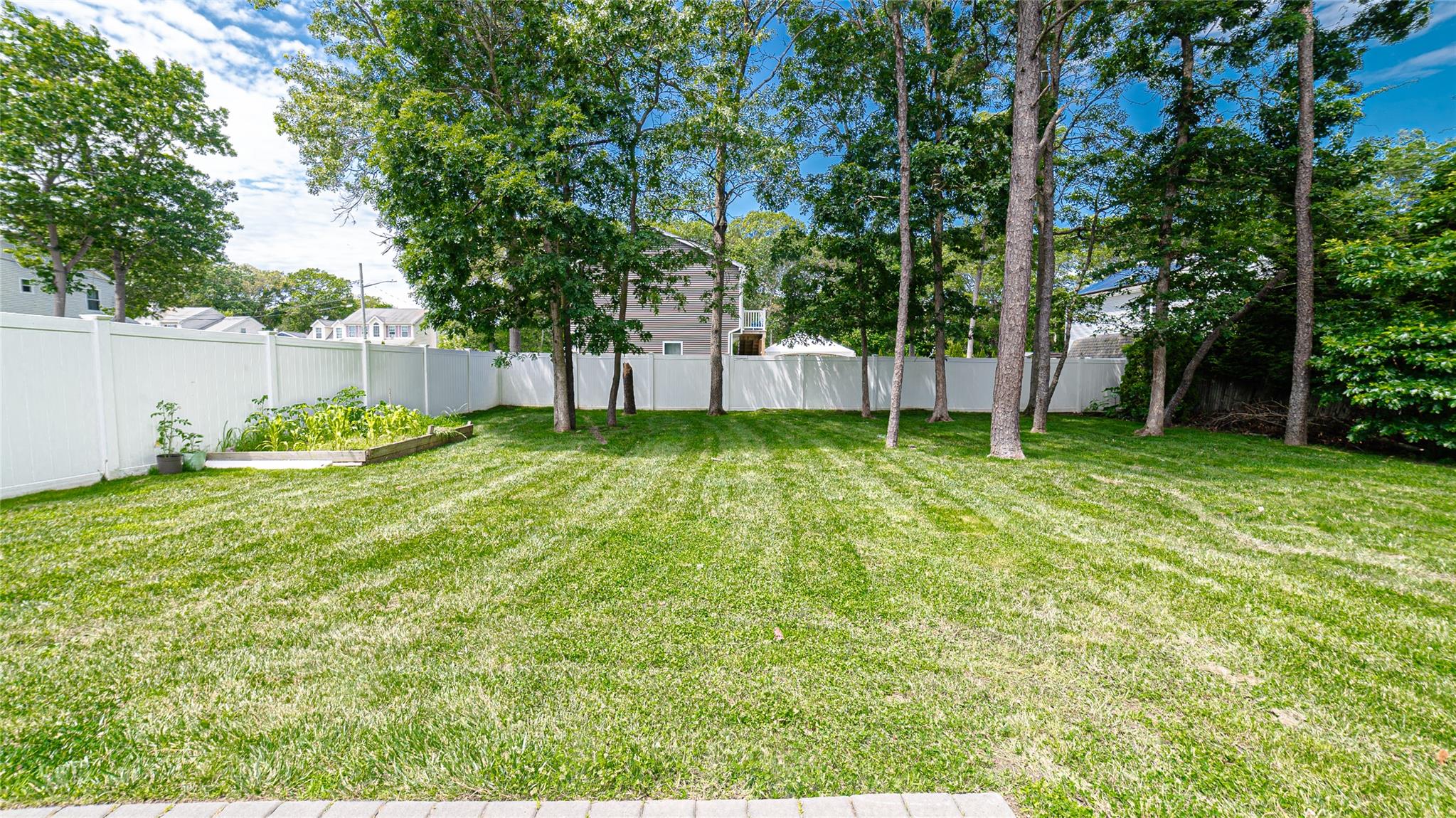 #17 photo, 5 Ormond Place, サフォーク郡 Mastic , NY 11950