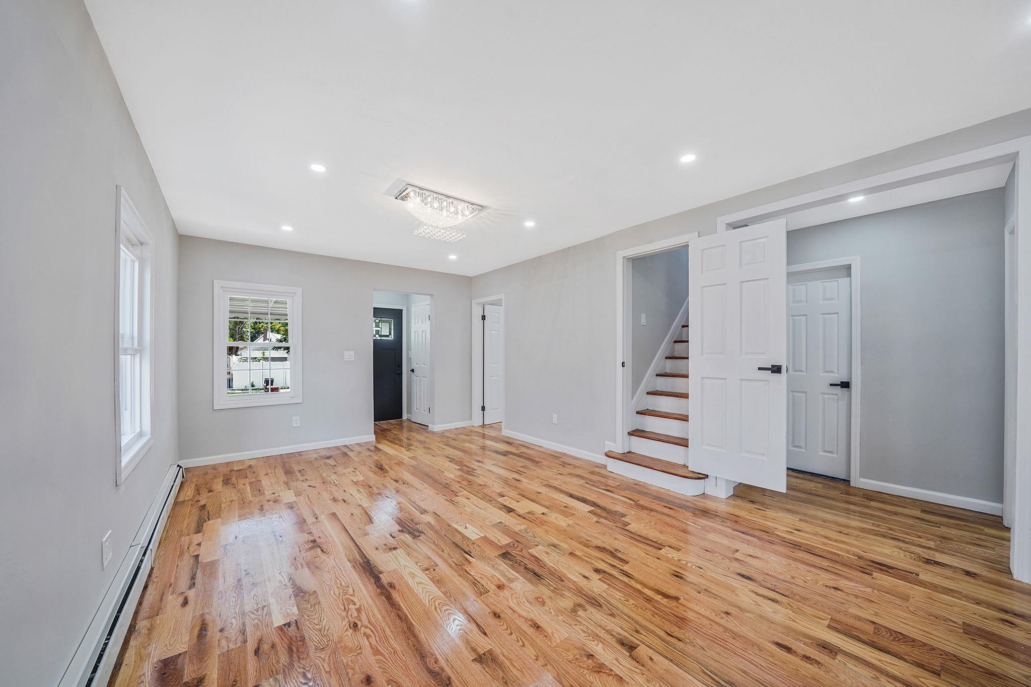 #11 photo, 21609 104th Avenue, كوينز Queens Village , NY 11429