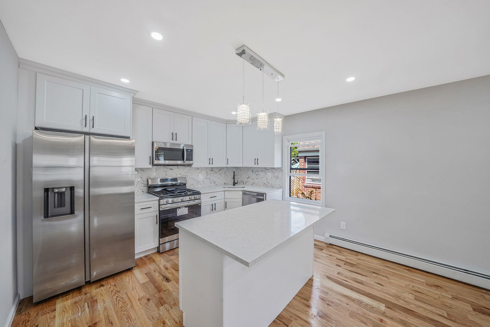 #14 photo, 21609 104th Avenue, كوينز Queens Village , NY 11429