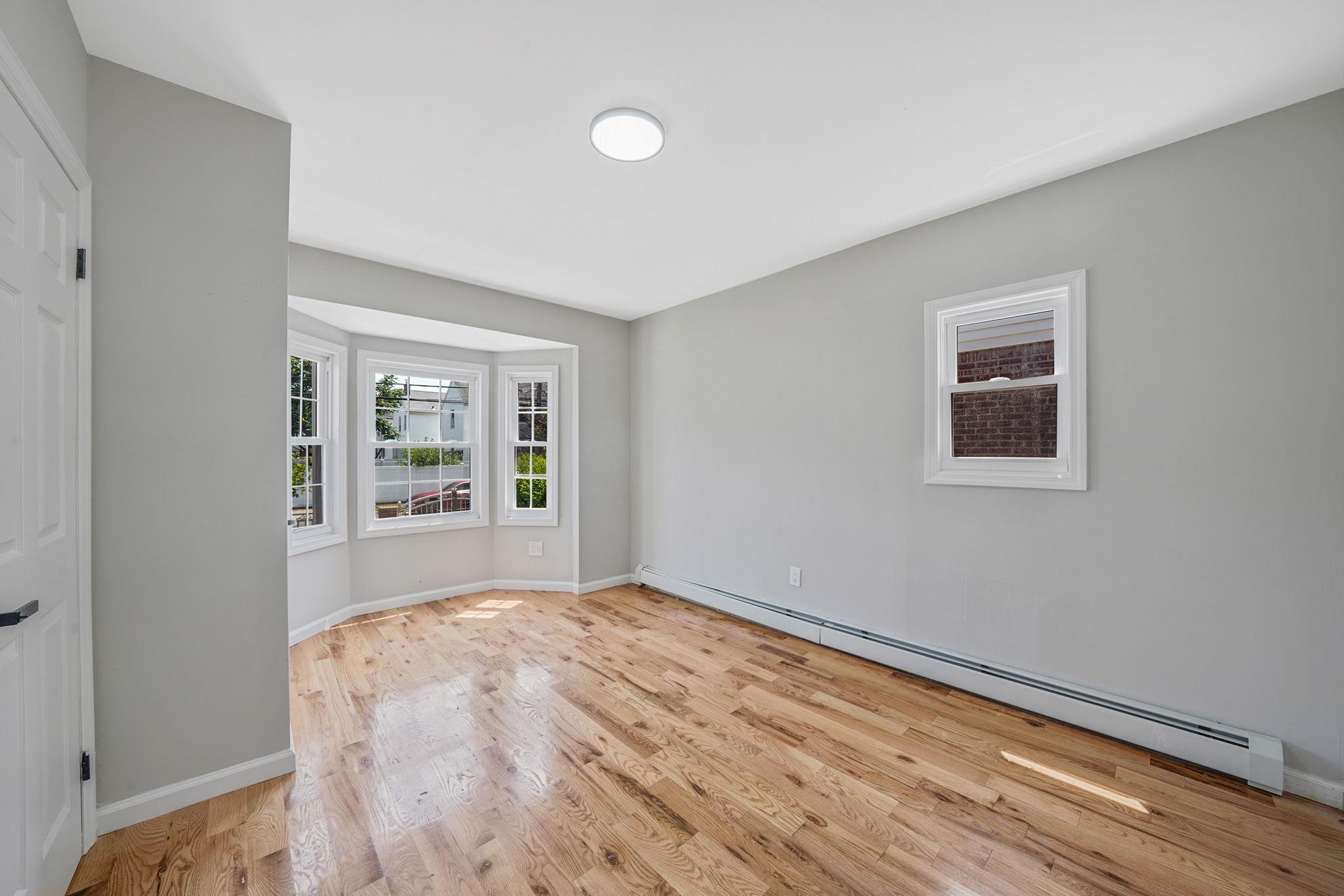 #15 photo, 21609 104th Avenue, كوينز Queens Village , NY 11429