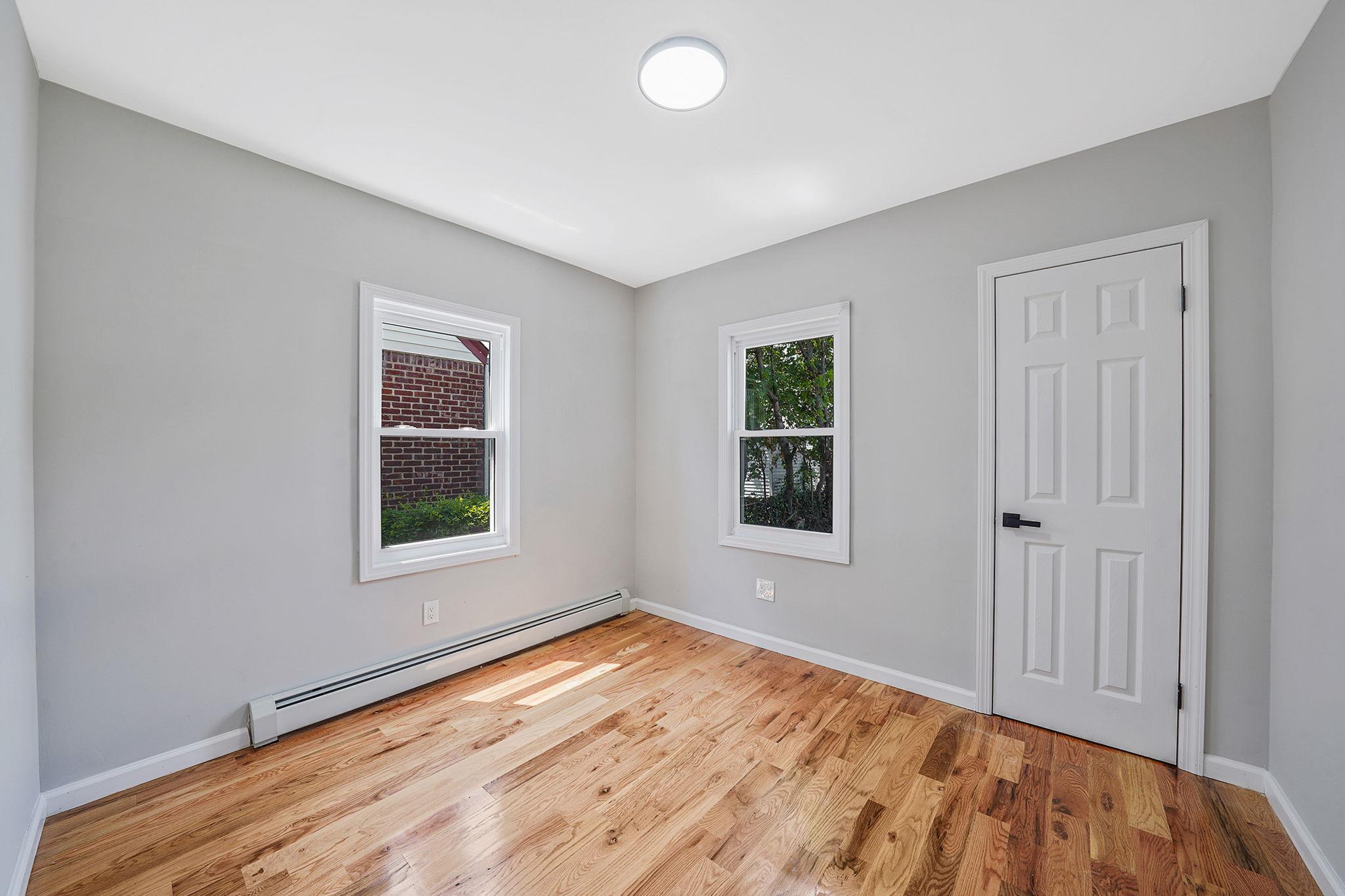 #17 photo, 21609 104th Avenue, كوينز Queens Village , NY 11429