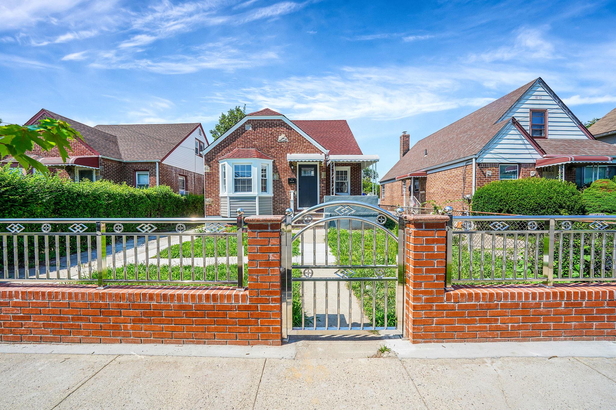 #4 photo, 21609 104th Avenue, كوينز Queens Village , NY 11429