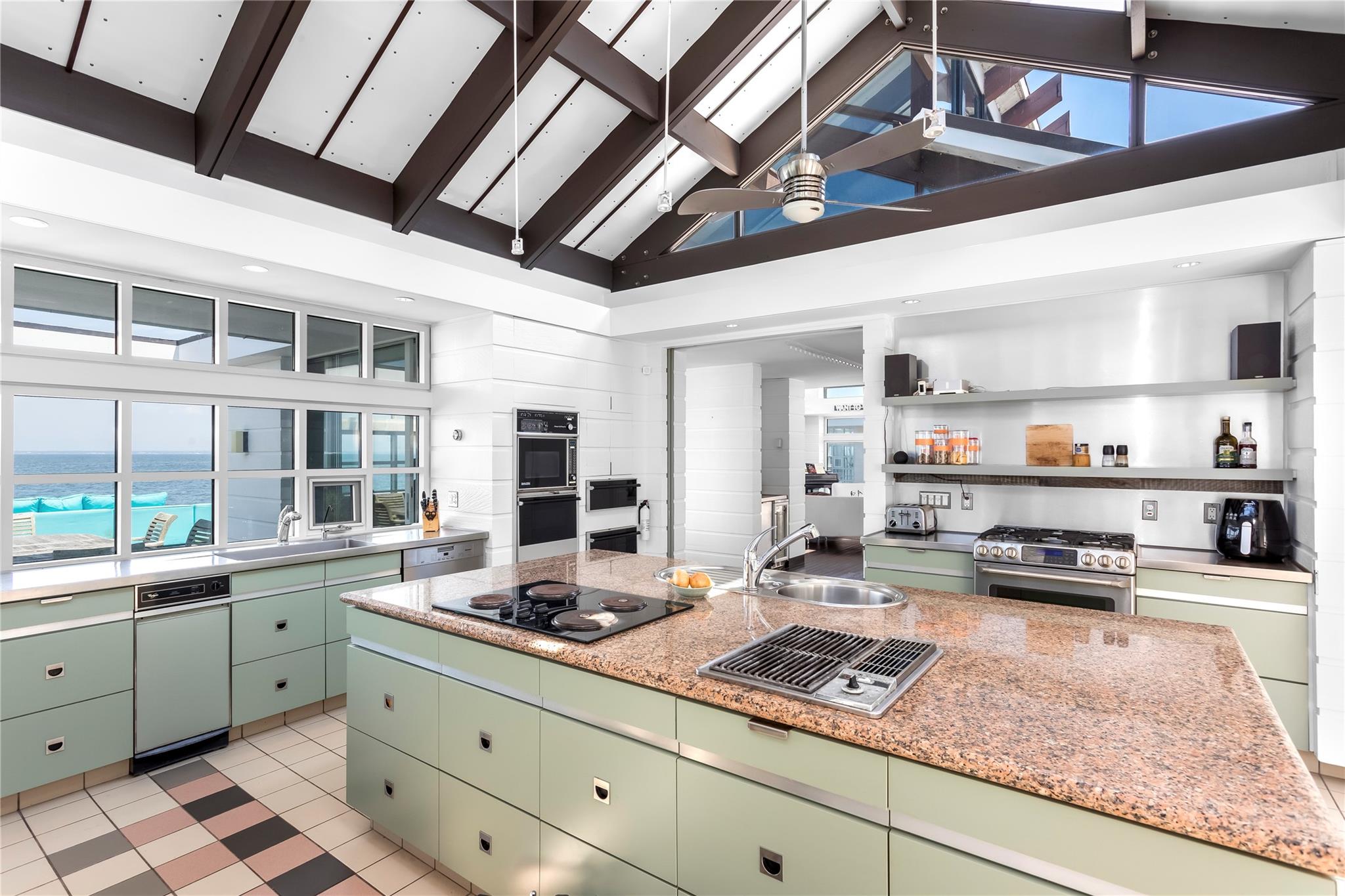 #13 photo, 230 Bay Walk, サフォーク郡 Fire Island Pines , NY 11782