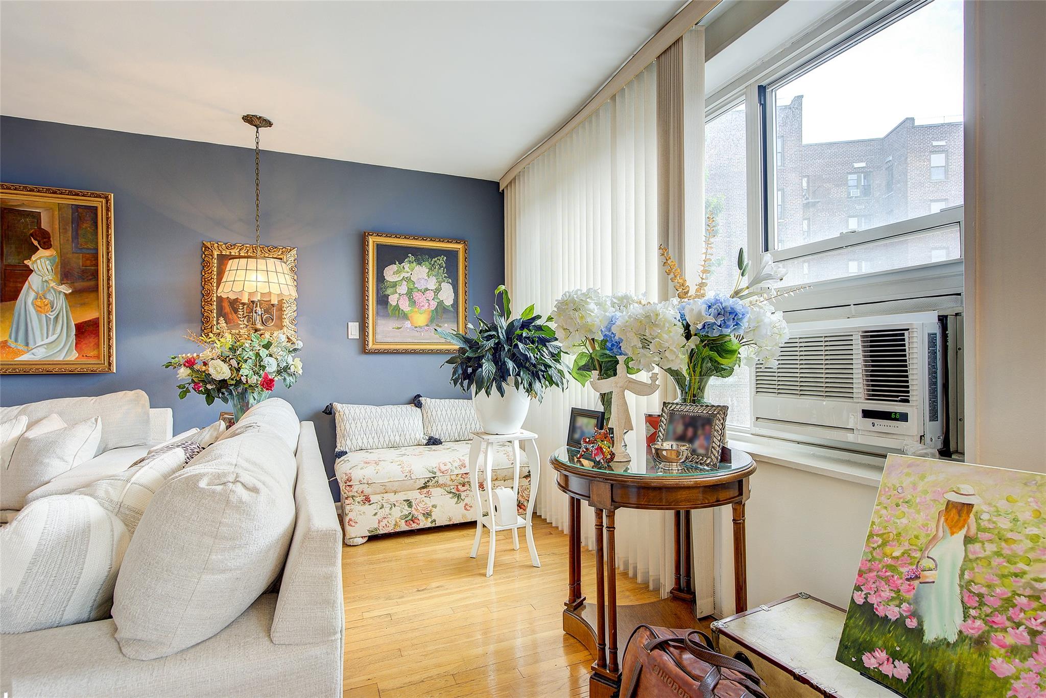 #3 photo, 210-15 23rd Avenue, クイーンズ区 Bayside , NY 11360