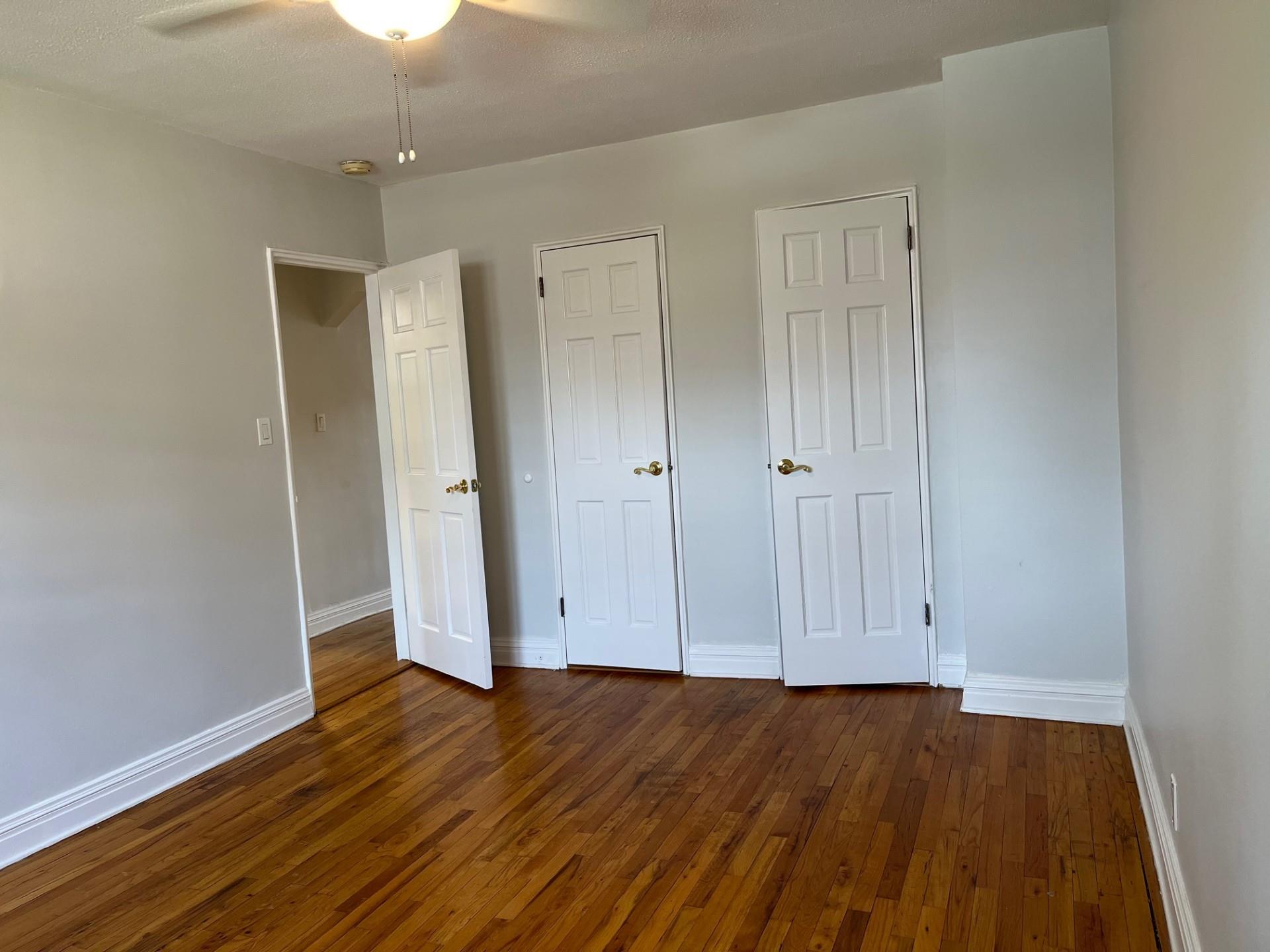 #10 photo, 191-09 39 Avenue, Flushing , NY 11358