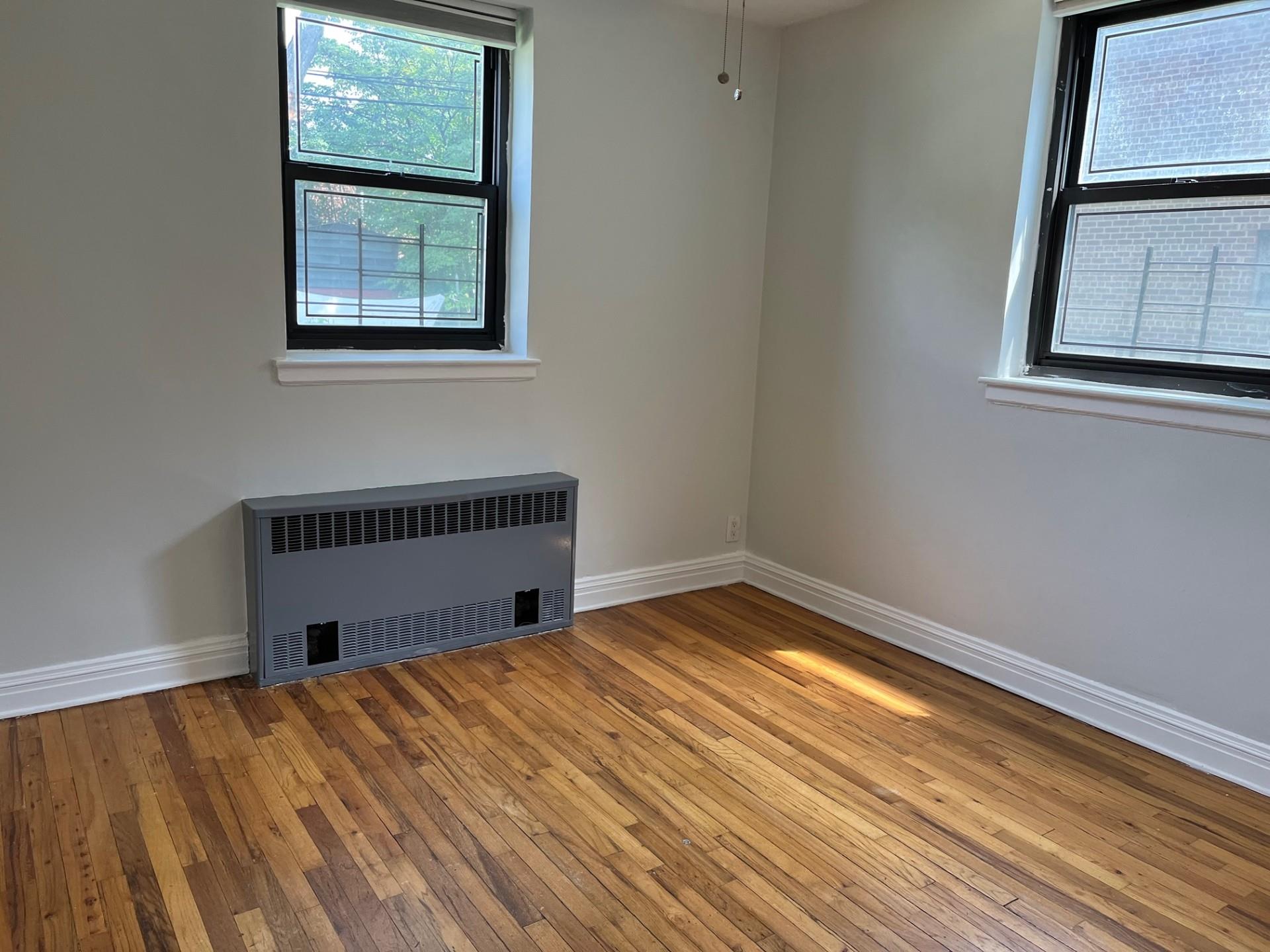 #8 photo, 191-09 39 Avenue, Flushing , NY 11358