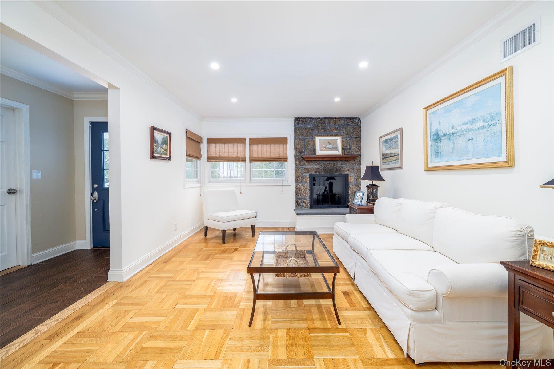 #10 photo, 6 Blenheim Court, ナッソー郡 Rockville Centre , NY 11570