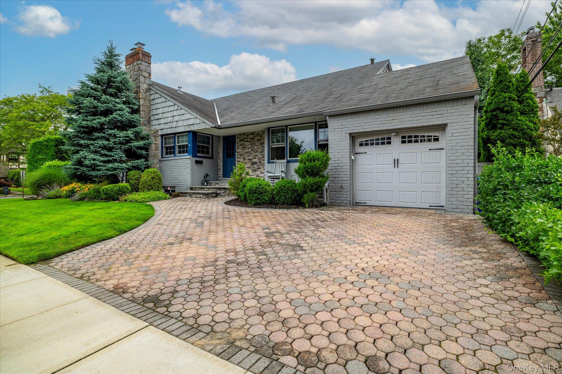 #2 photo, 6 Blenheim Court, ナッソー郡 Rockville Centre , NY 11570