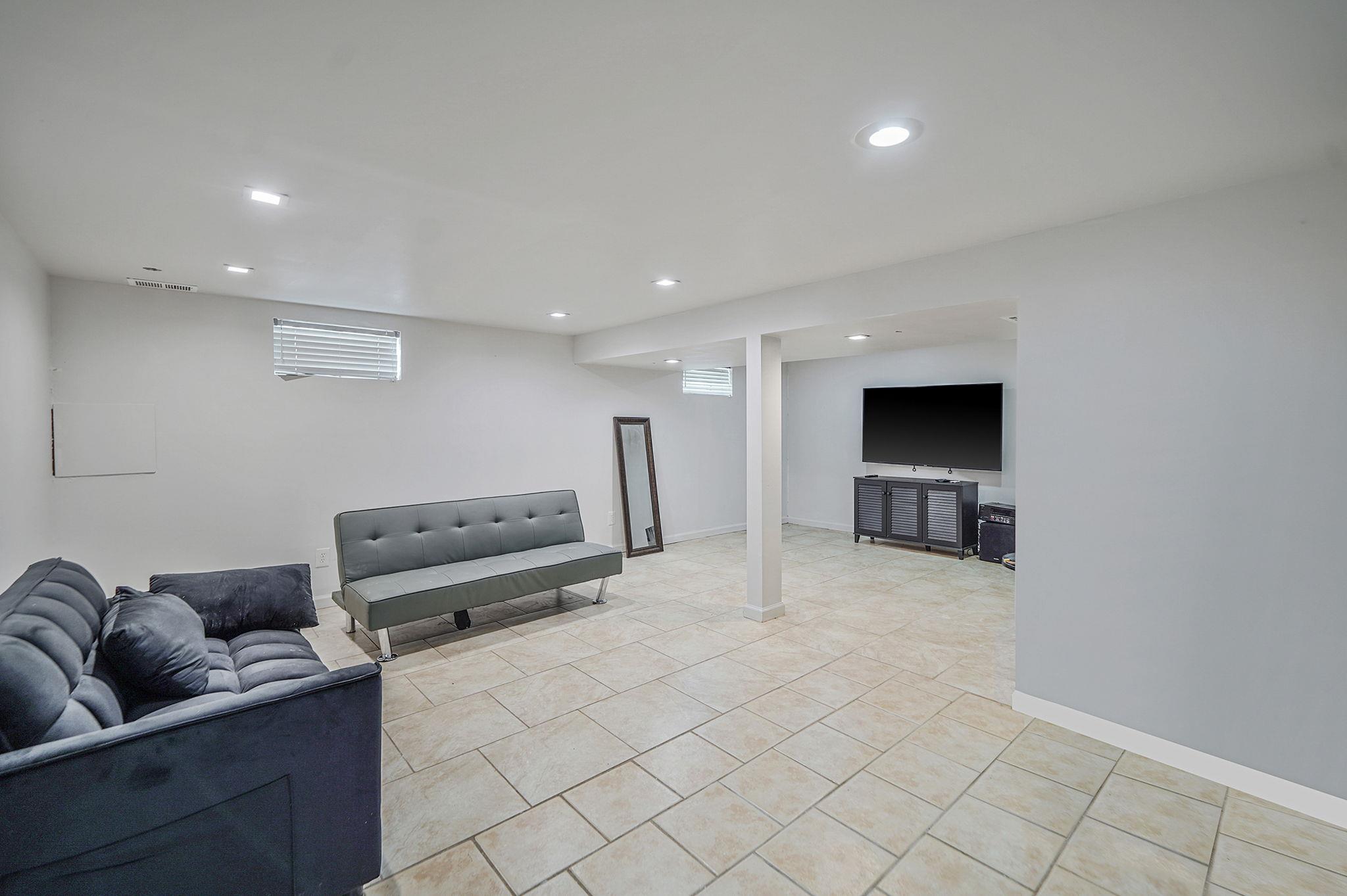 #15 photo, 722 N Ascan Street, ナッソー郡 Elmont , NY 11003