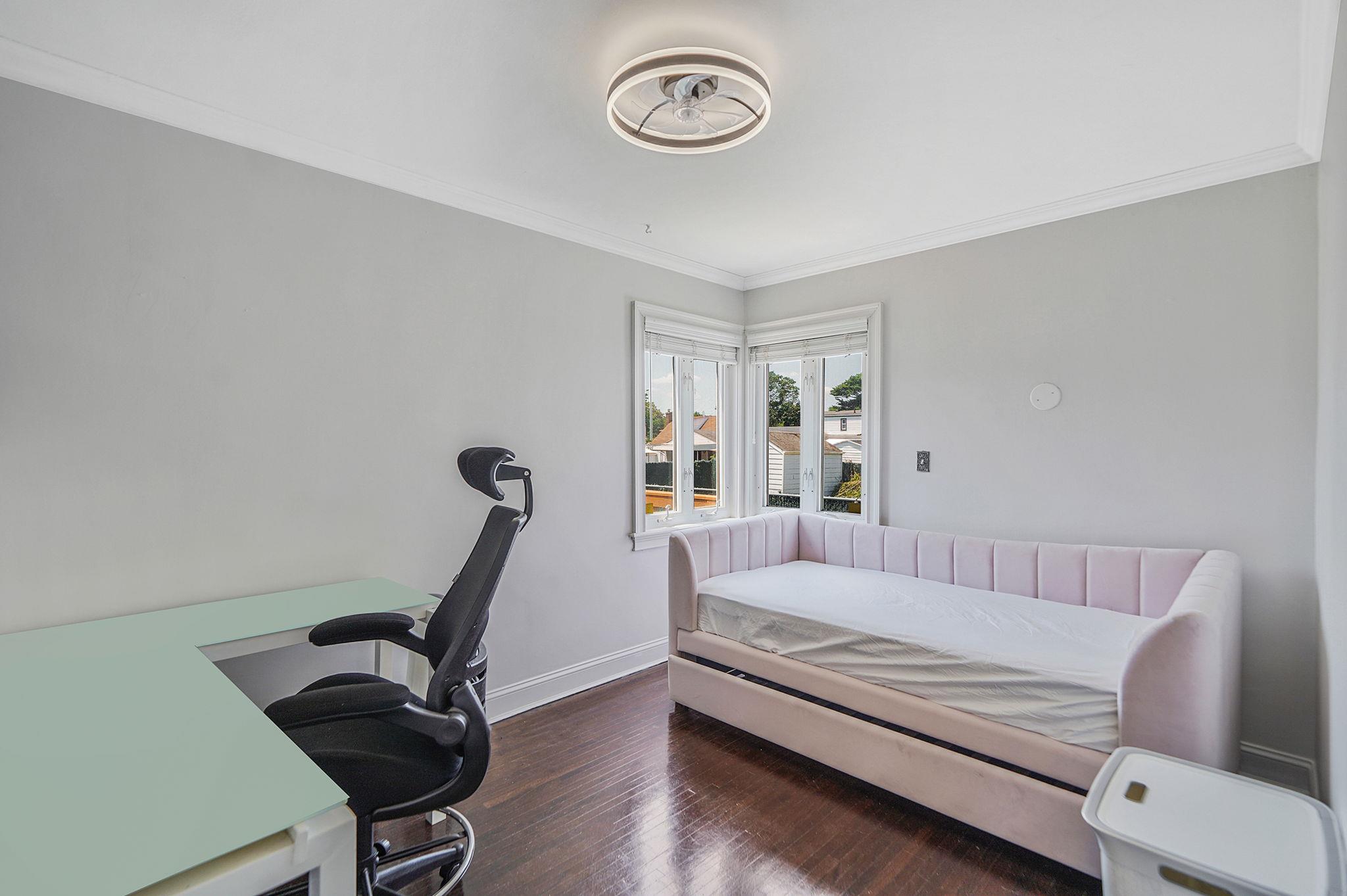 #9 photo, 722 N Ascan Street, ナッソー郡 Elmont , NY 11003