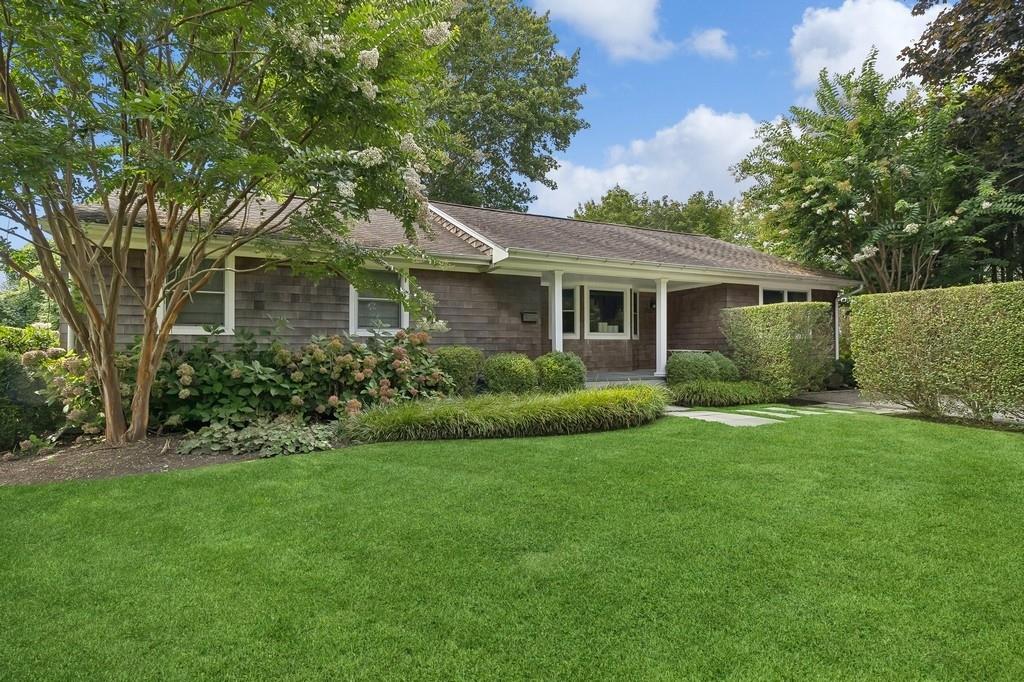 #1 photo, 20 Stratton Square, East Hampton , NY 11937