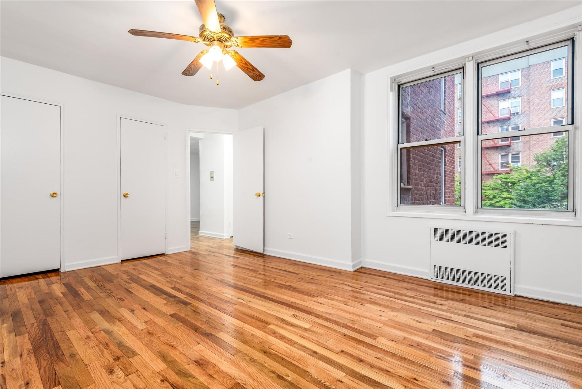 #8 photo, 67-30 Clyde Street, كوينز Forest Hills , NY 11375