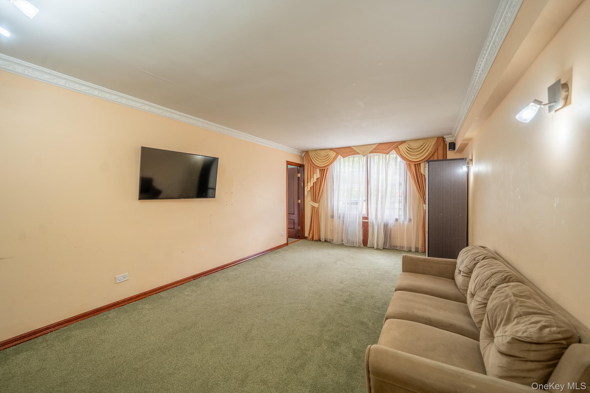 #2 photo, 62-59 108th Street, クイーンズ区 Forest Hills , NY 11375