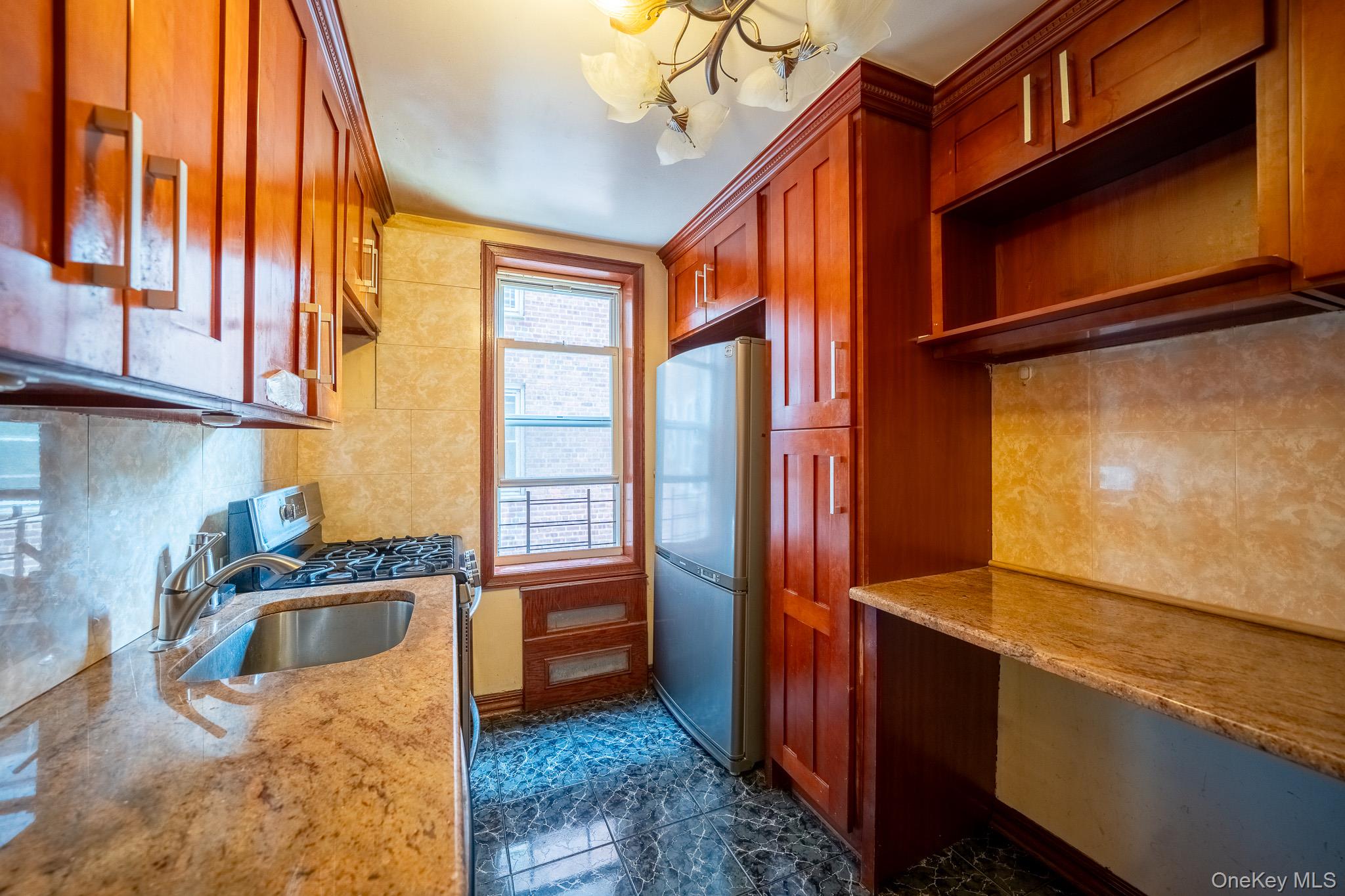 #4 photo, 62-59 108th Street, クイーンズ区 Forest Hills , NY 11375