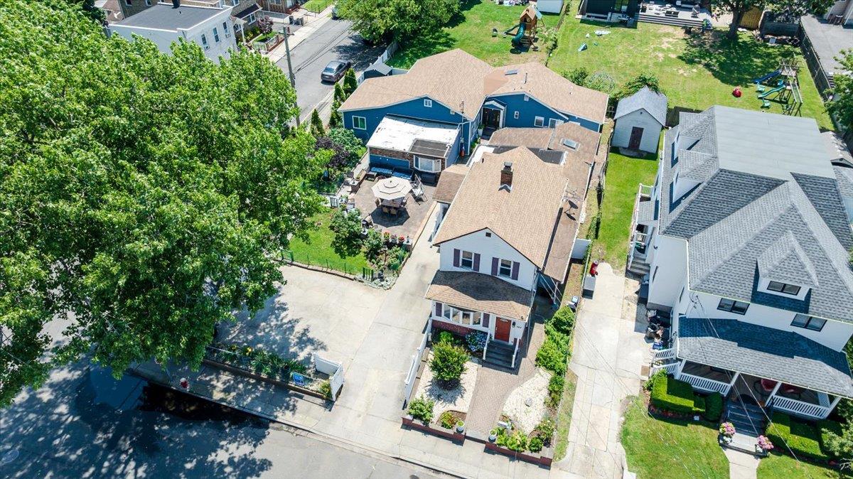 #1 photo, 137 Jefferson Street, 長島 Inwood , NY 11096