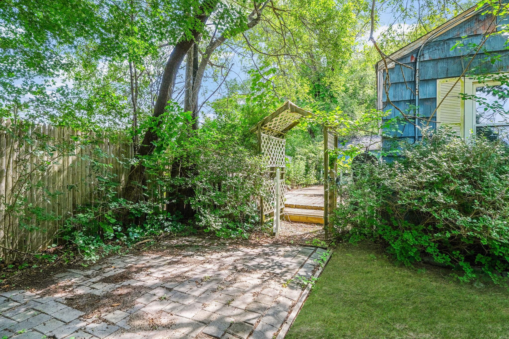 #6 photo, 9 Private Road, 東長島 Medford , NY 11763