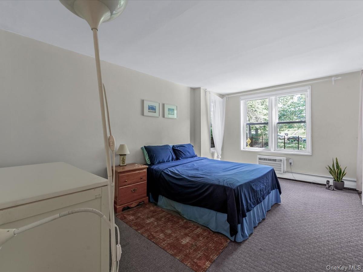 #11 photo, 42-30 Douglaston Parkway, クイーンズ区 Douglaston , NY 11363