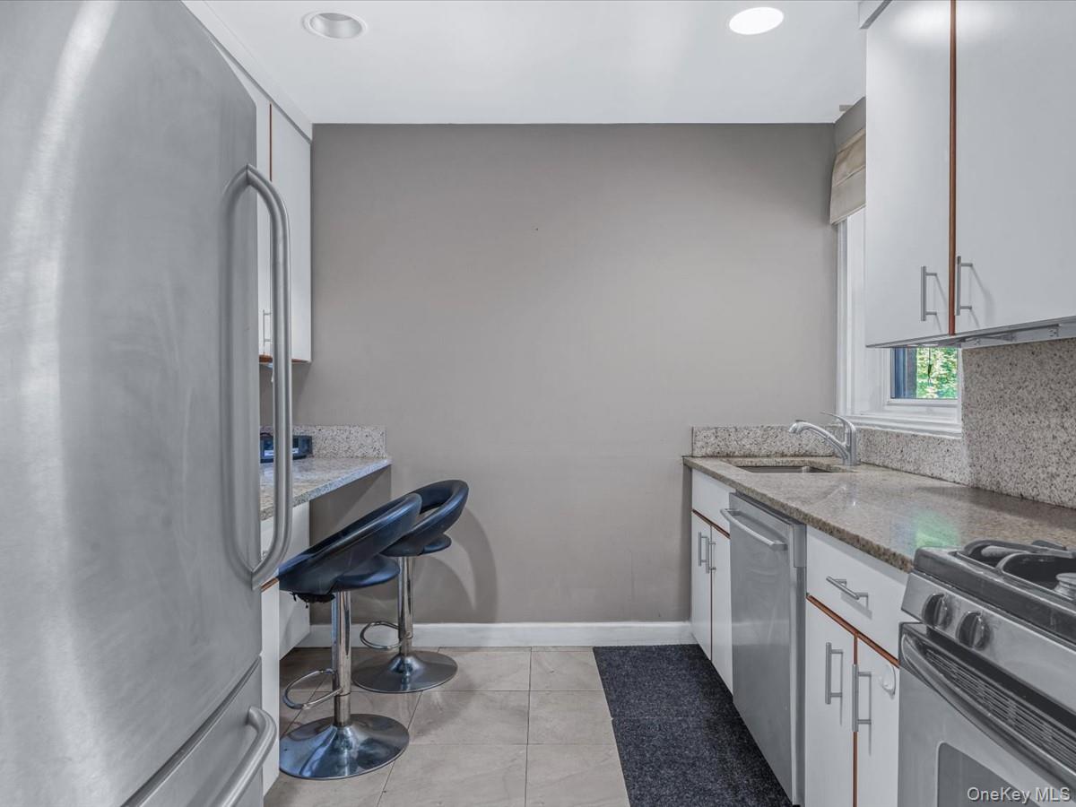 #8 photo, 42-30 Douglaston Parkway, クイーンズ区 Douglaston , NY 11363