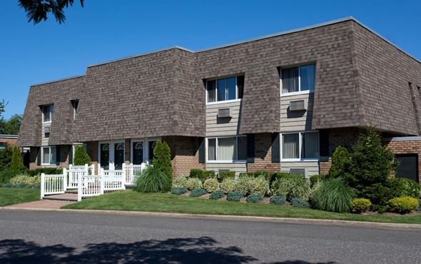 #1 photo, 16 Philip Walk, 東長島 West Babylon , NY 11704