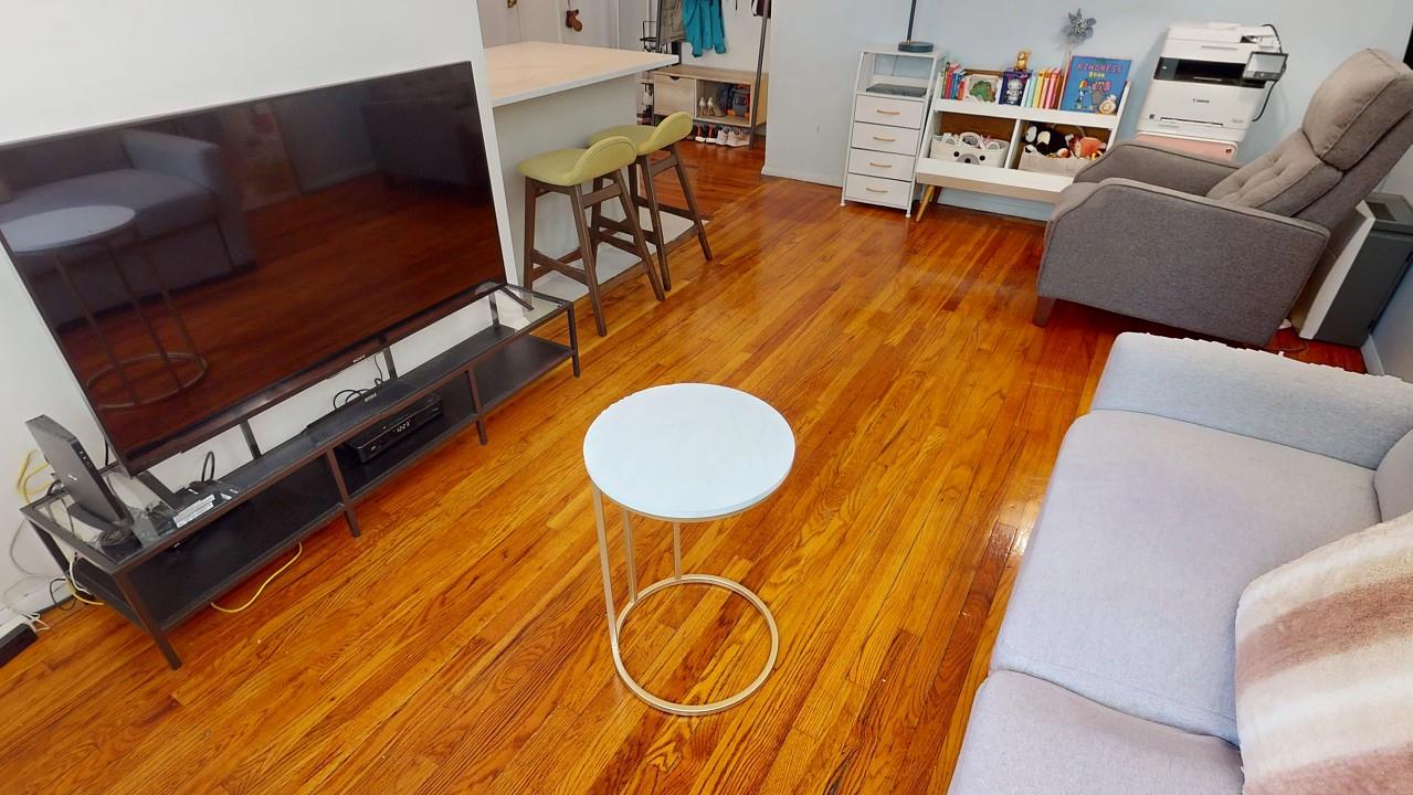 #11 photo, 43-10 48Th Avenue, クイーンズ区 Woodside , NY 11377