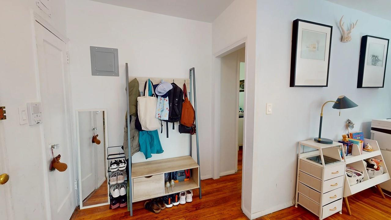 #16 photo, 43-10 48Th Avenue, クイーンズ区 Woodside , NY 11377