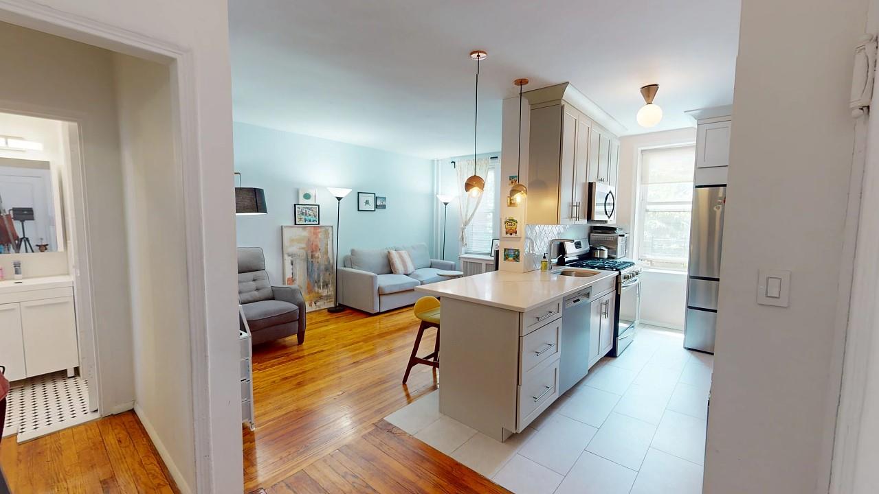 #2 photo, 43-10 48Th Avenue, クイーンズ区 Woodside , NY 11377