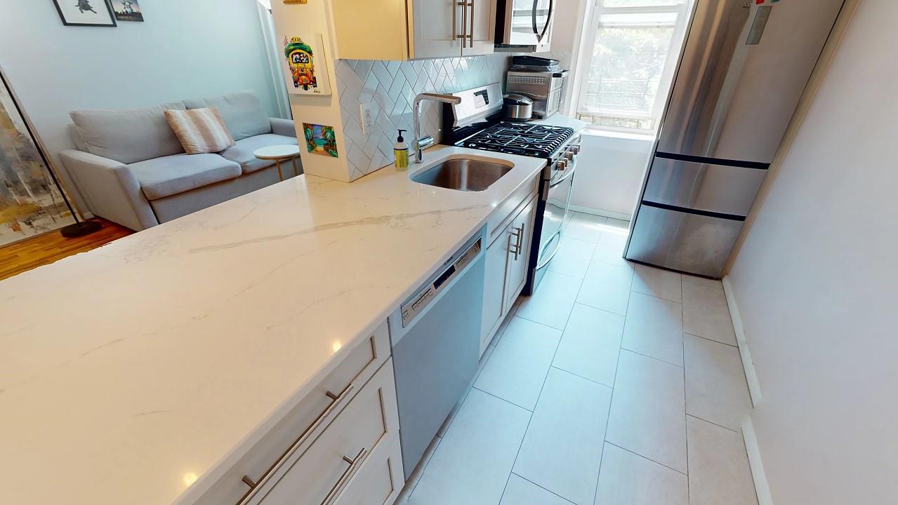 #3 photo, 43-10 48Th Avenue, クイーンズ区 Woodside , NY 11377