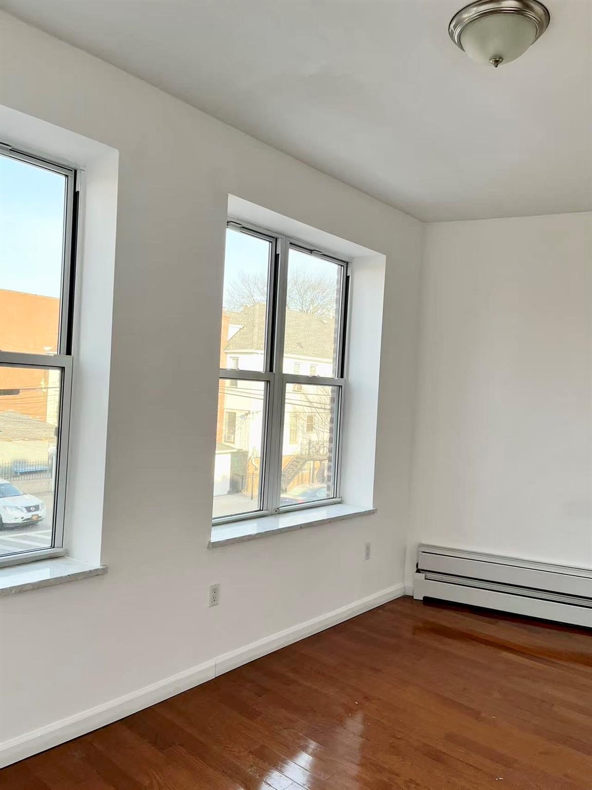 #10 photo, 3715 93rd Street, クイーンズ区 Jackson Heights , NY 11372