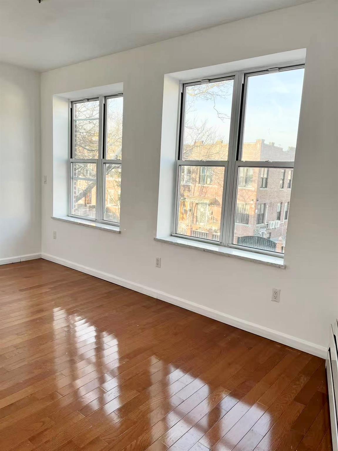 #8 photo, 3715 93rd Street, クイーンズ区 Jackson Heights , NY 11372