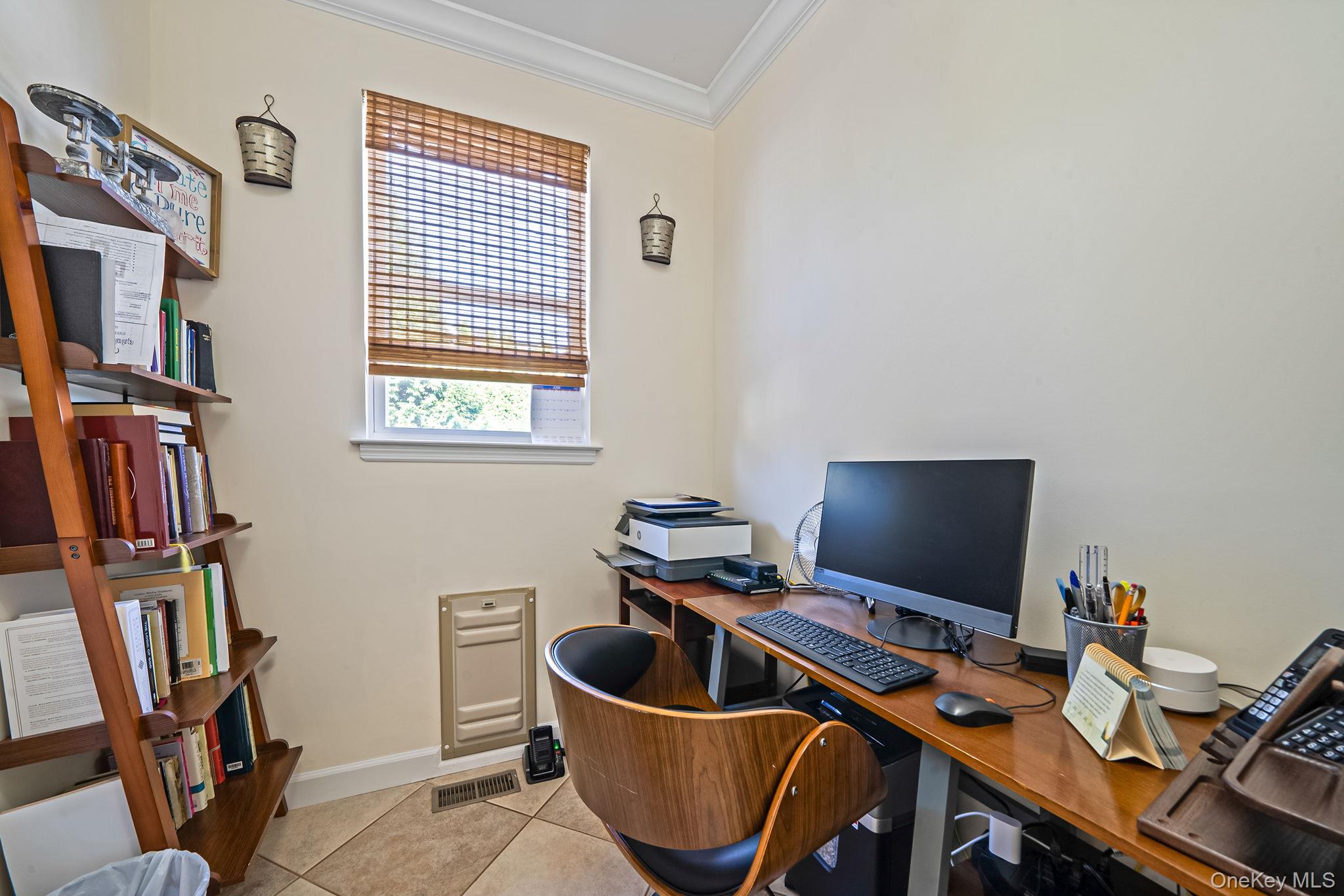 #13 photo, 18 Cayla Lane, 东长岛 Port Jefferson Station , NY 11776