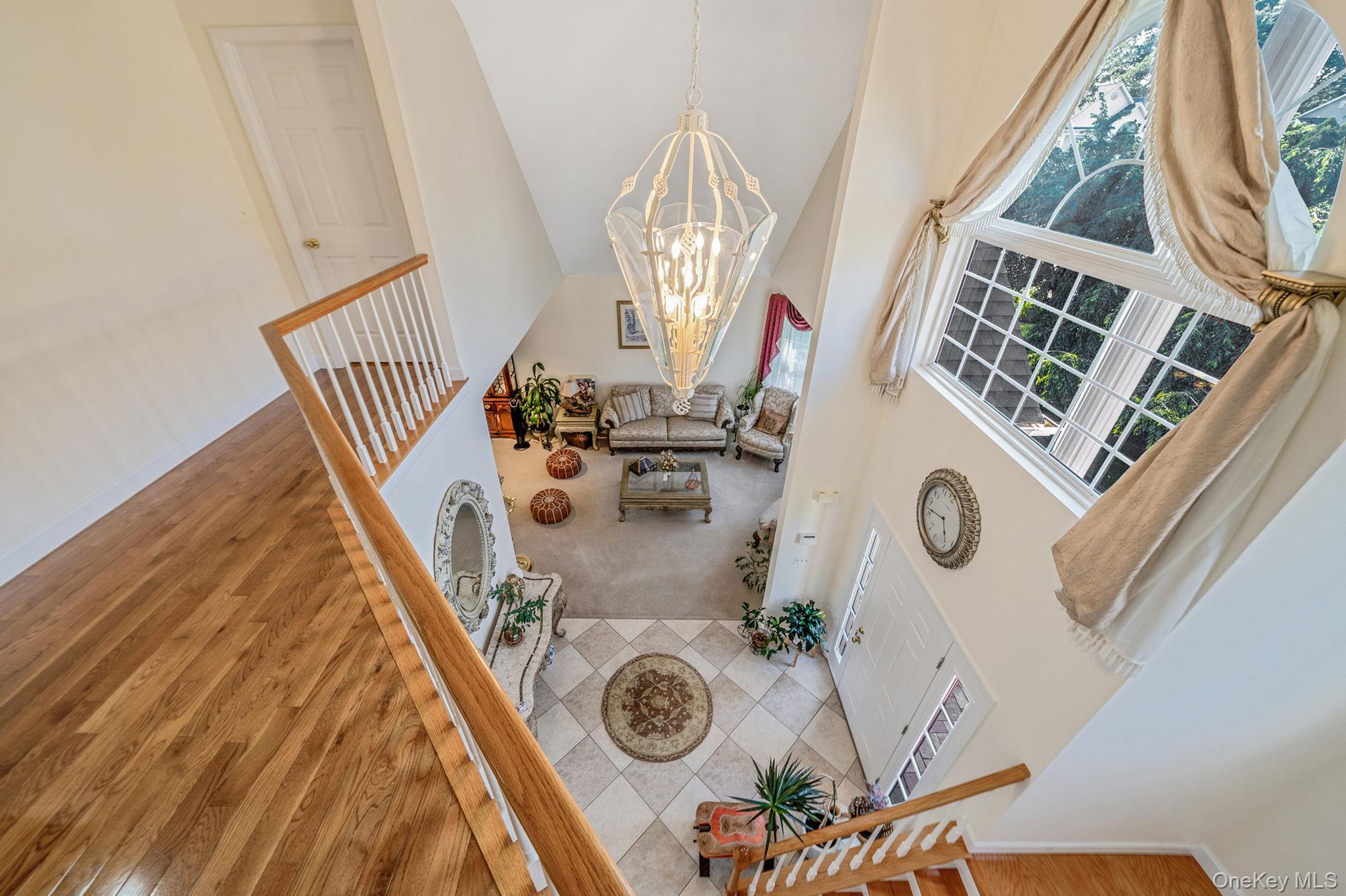 #15 photo, 18 Cayla Lane, 东长岛 Port Jefferson Station , NY 11776