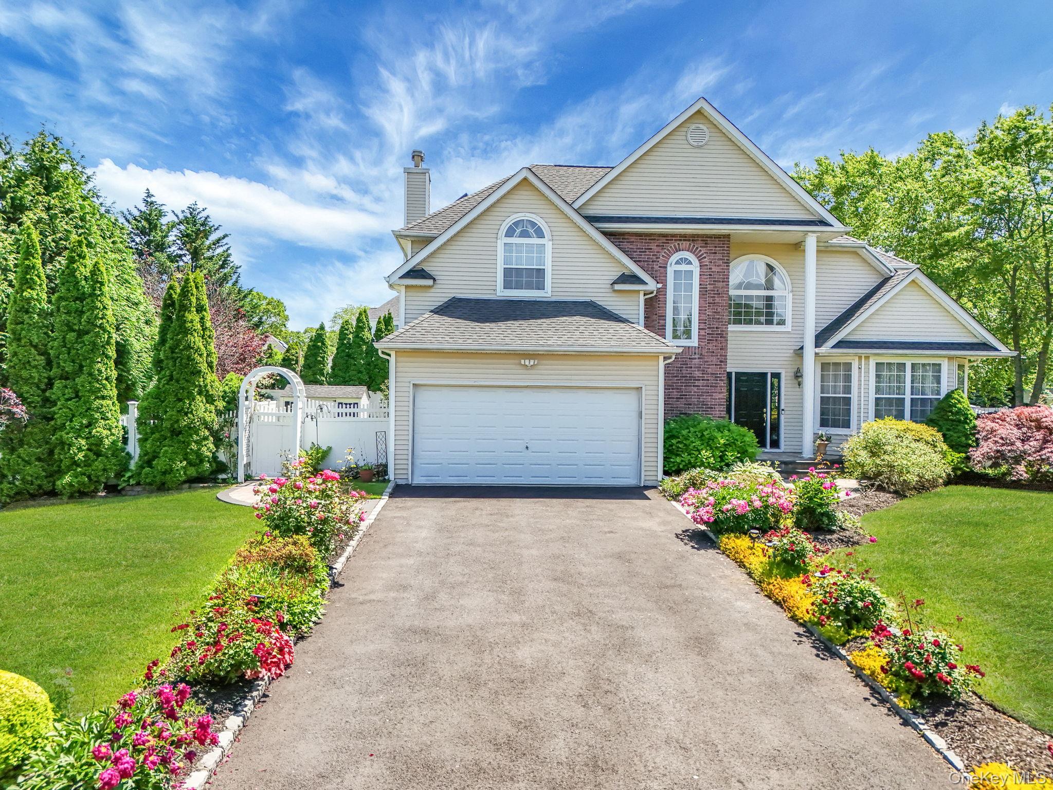 #2 photo, 18 Cayla Lane, 东长岛 Port Jefferson Station , NY 11776