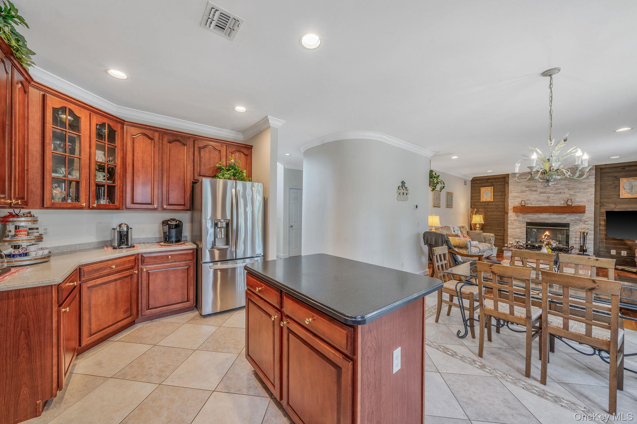 #9 photo, 18 Cayla Lane, 东长岛 Port Jefferson Station , NY 11776