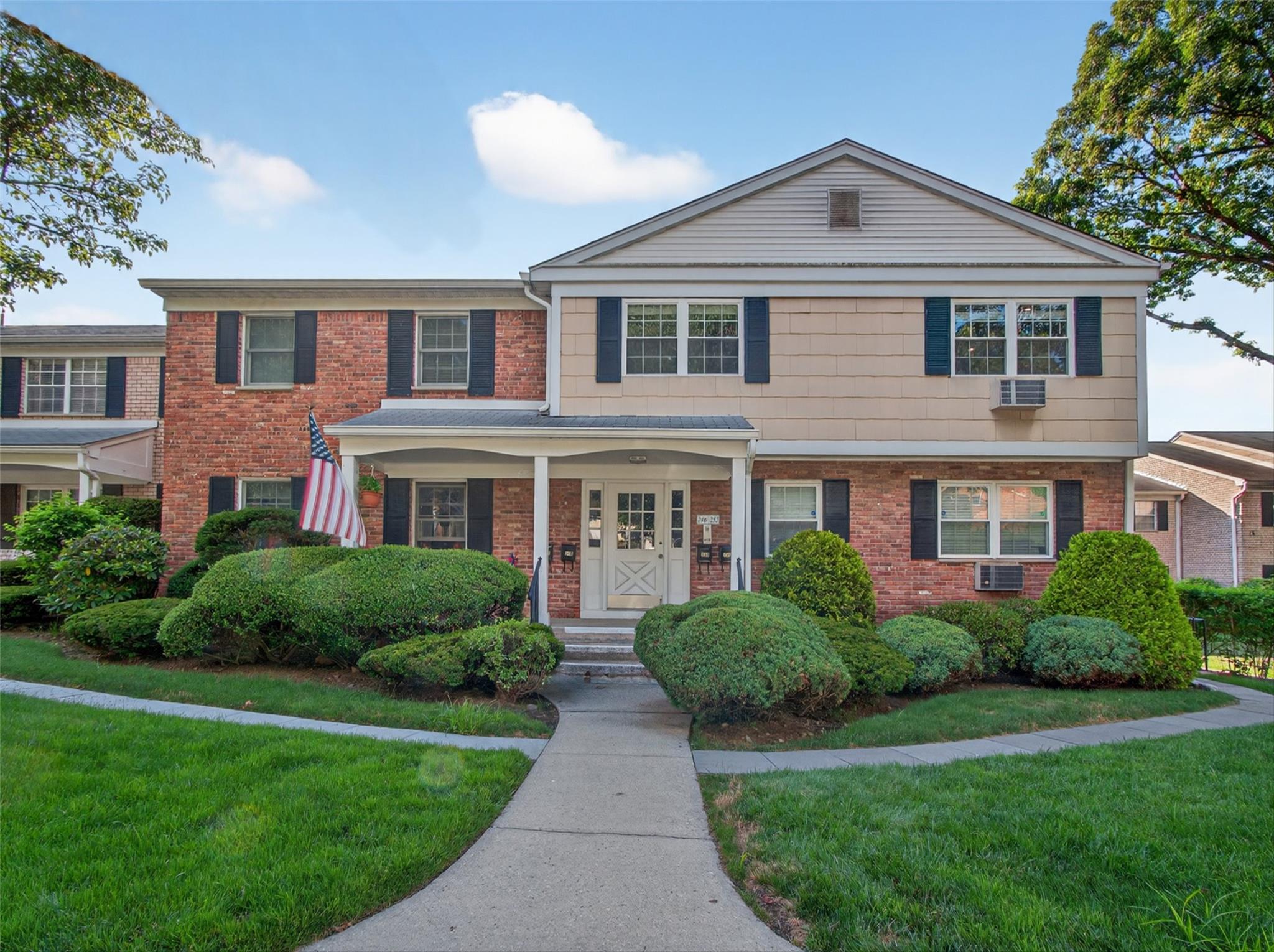 #1 photo, 252 Parkside Drive, Suffern , NY 10901